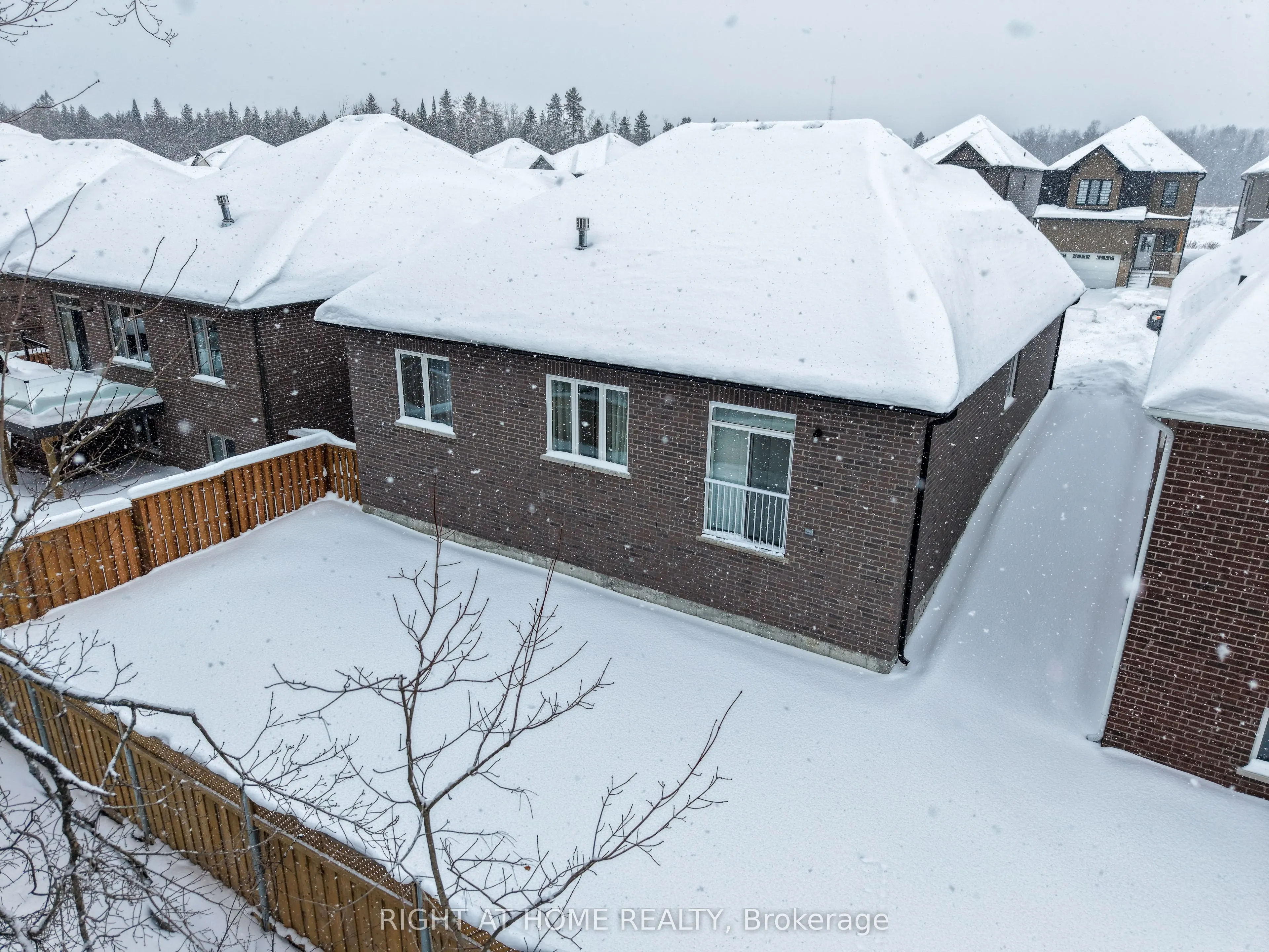 19 Hillcroft Way
