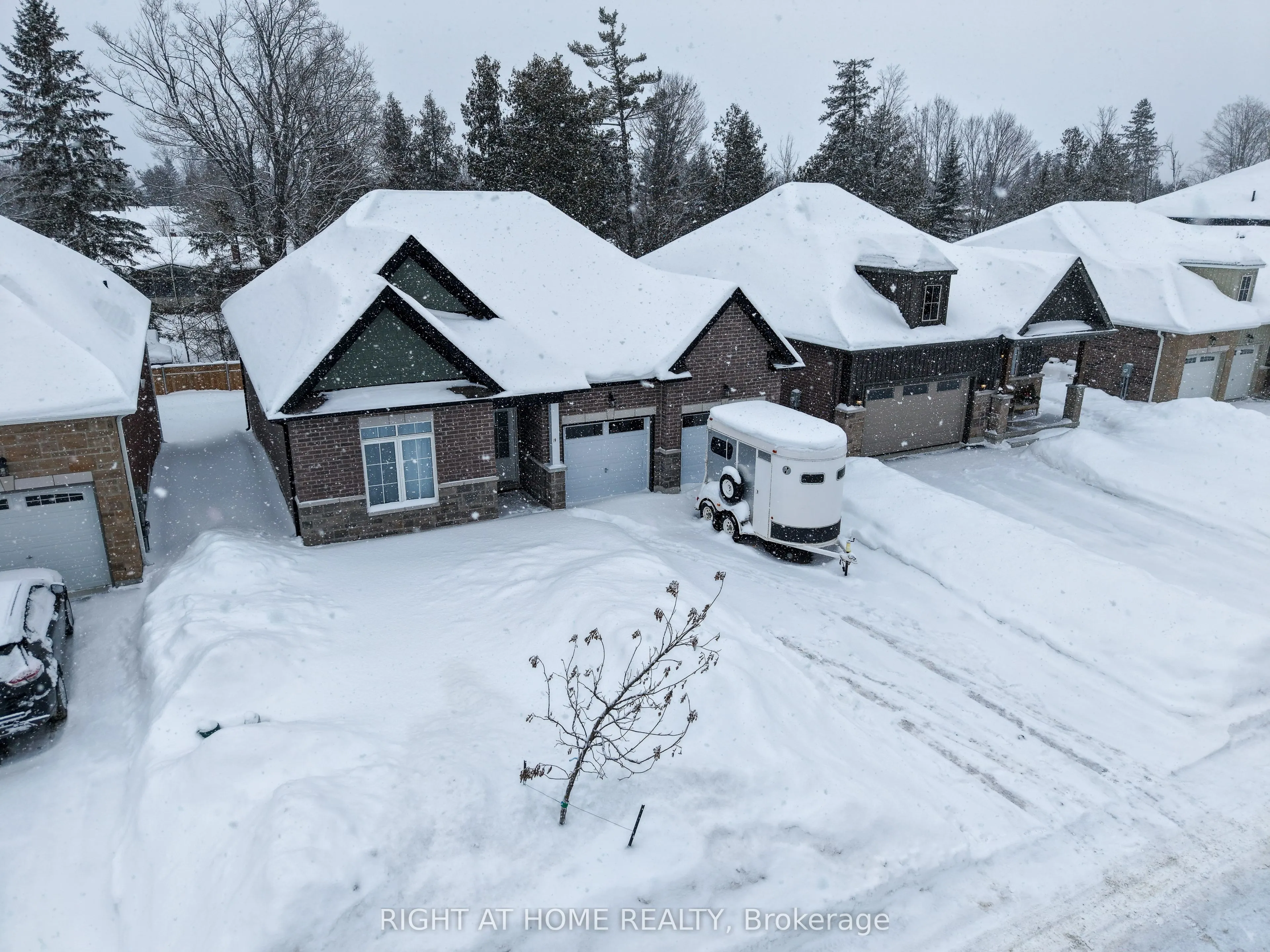 19 Hillcroft Way