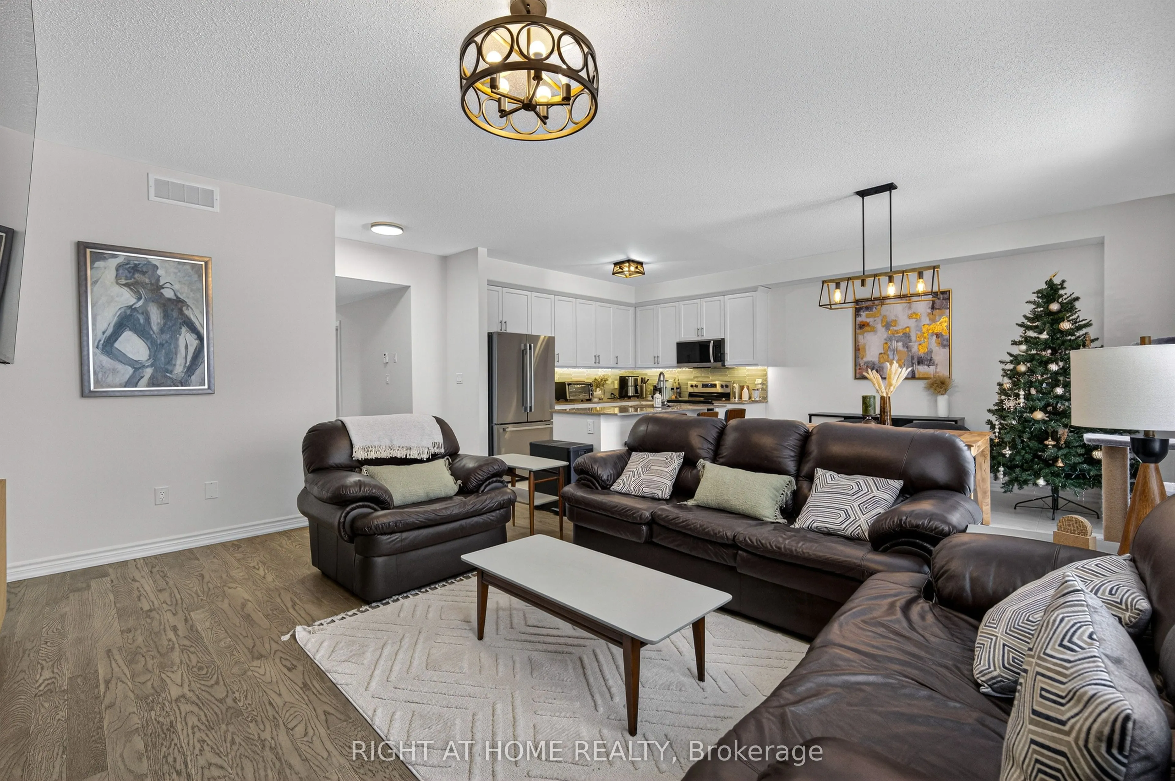 19 Hillcroft Way
