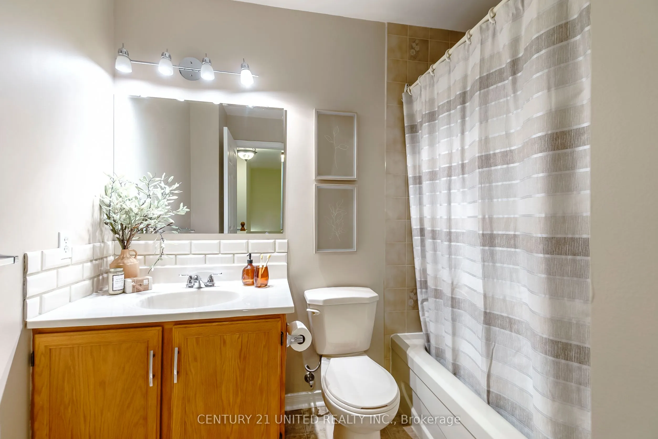 36 Champlain Crescent #15