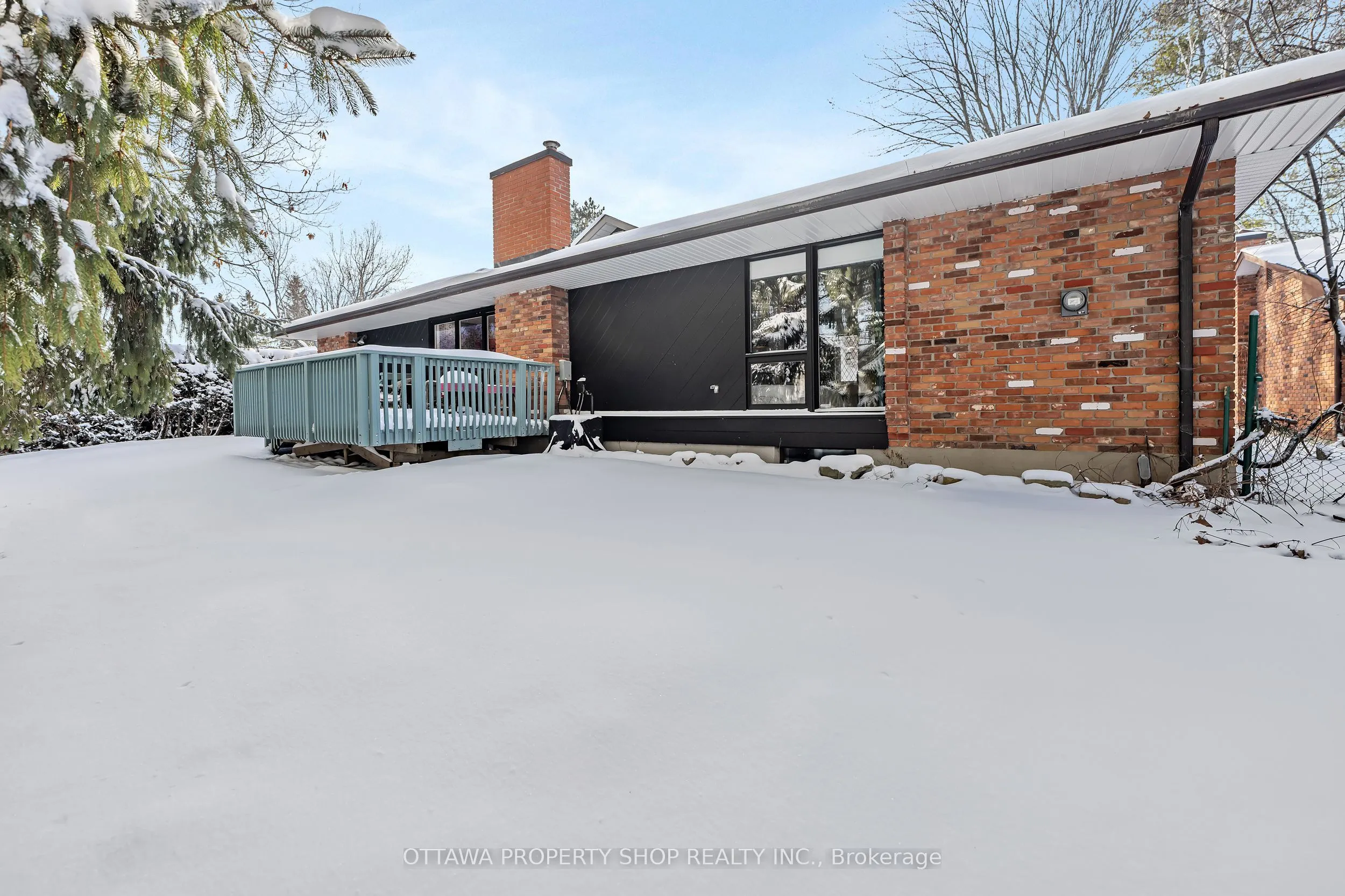 33 Rutherford Crescent