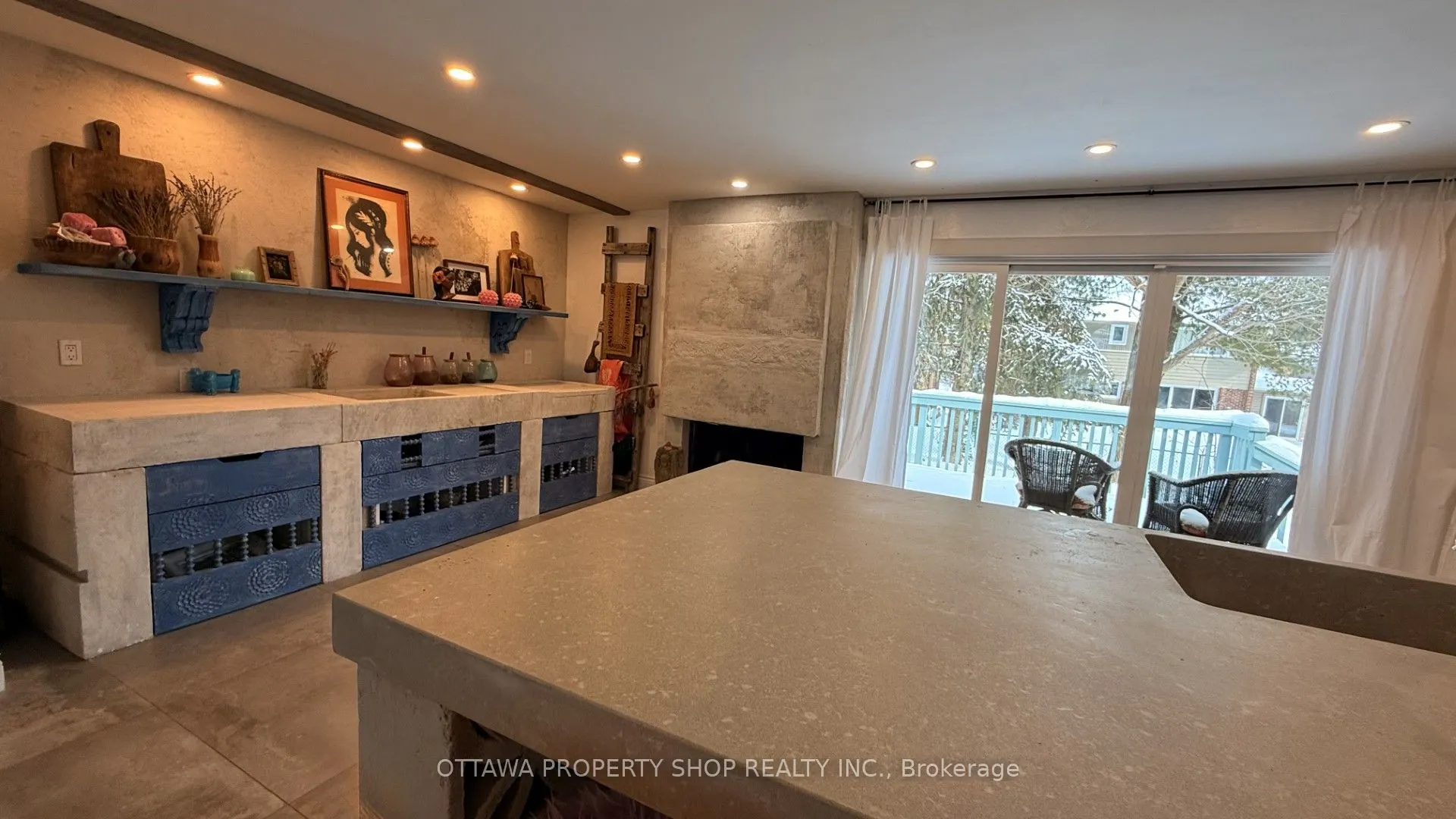 33 Rutherford Crescent