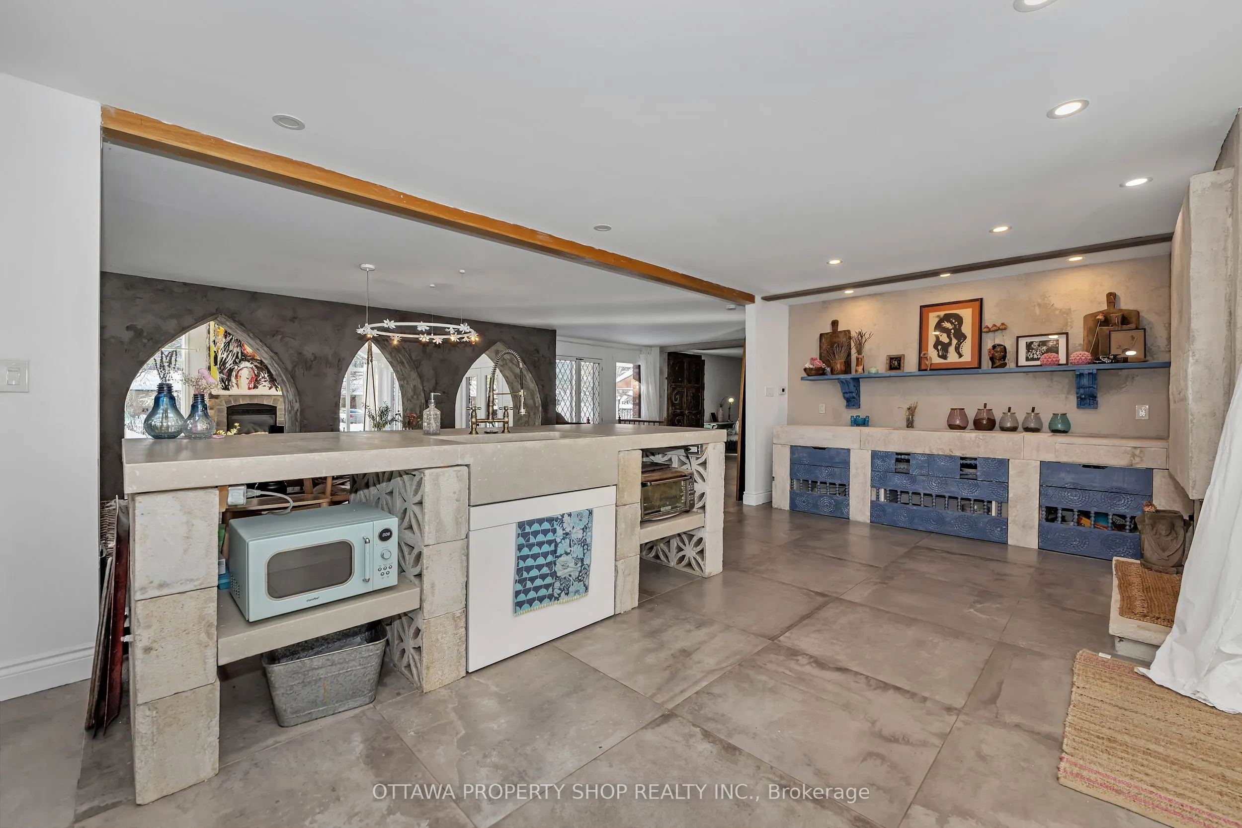 33 Rutherford Crescent