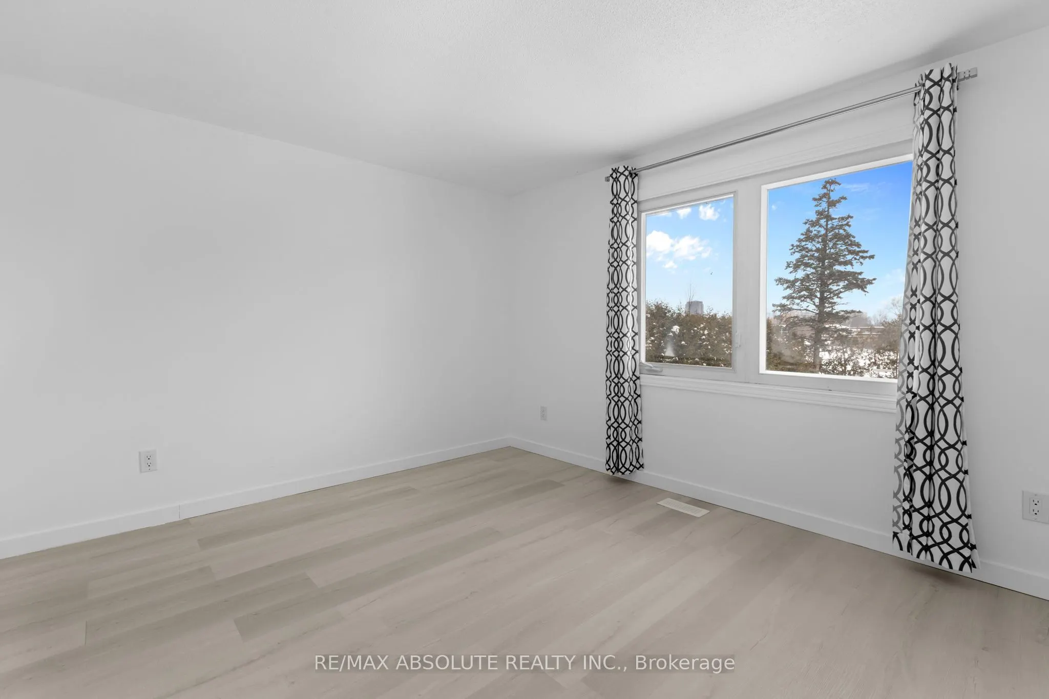 1444 Normandy Crescent