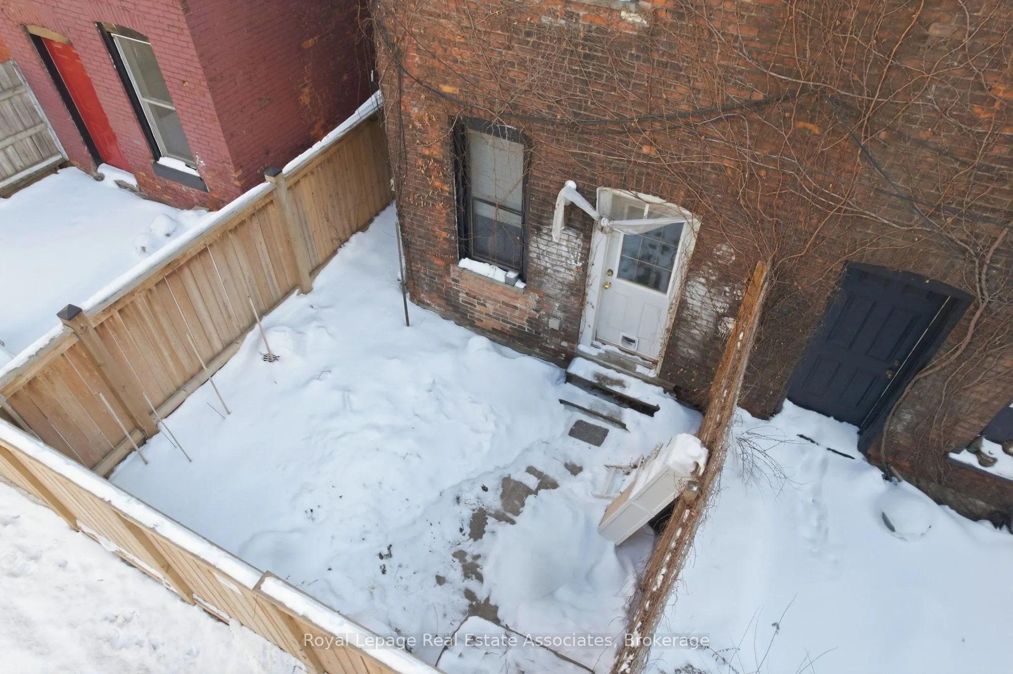 51 Wellington Street N