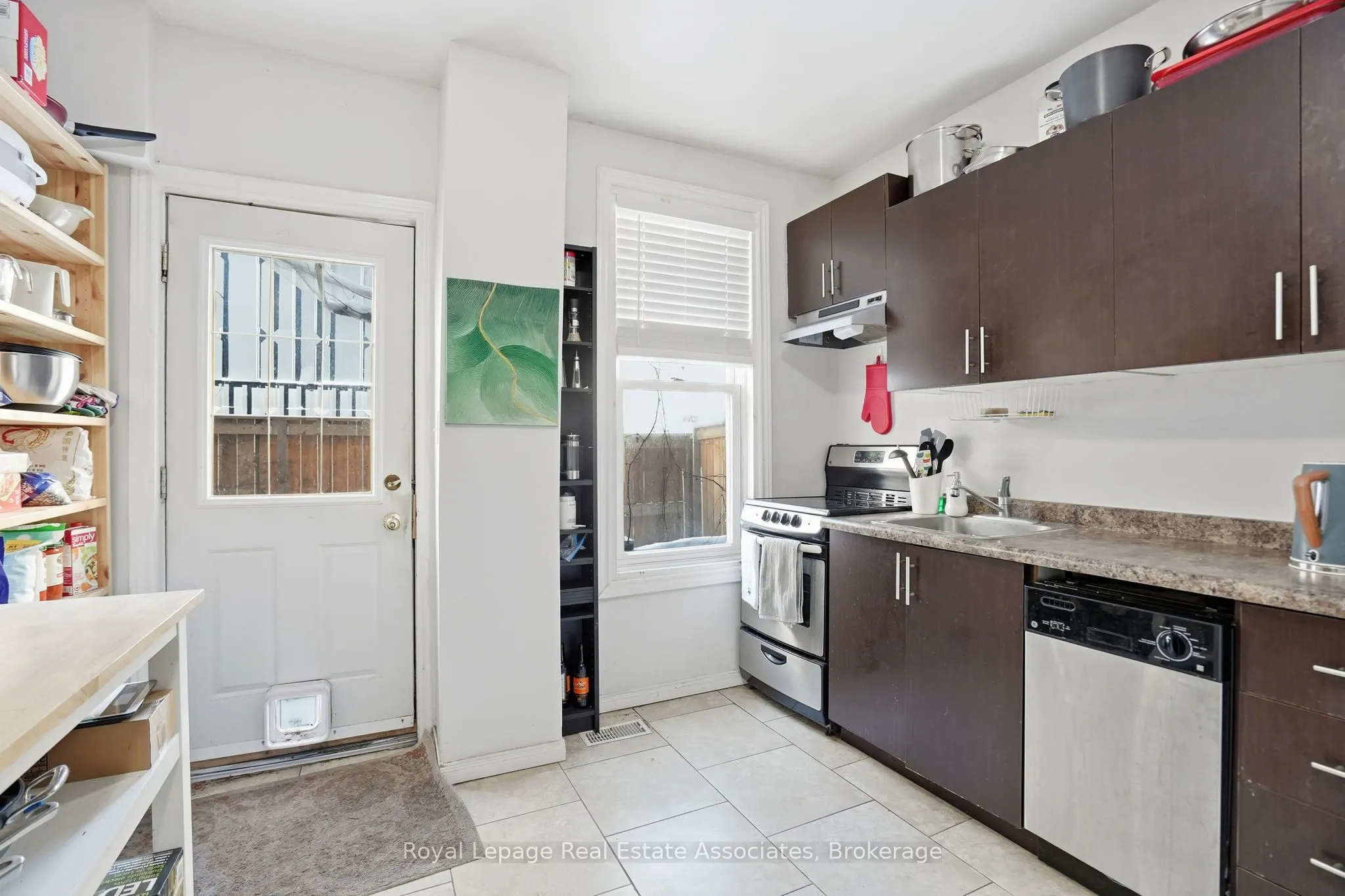 51 Wellington Street N