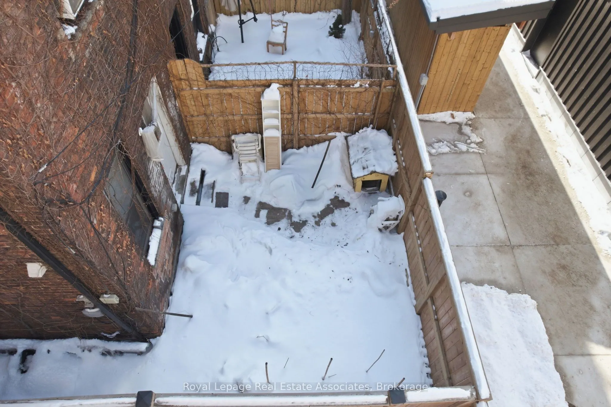 51 Wellington Street N
