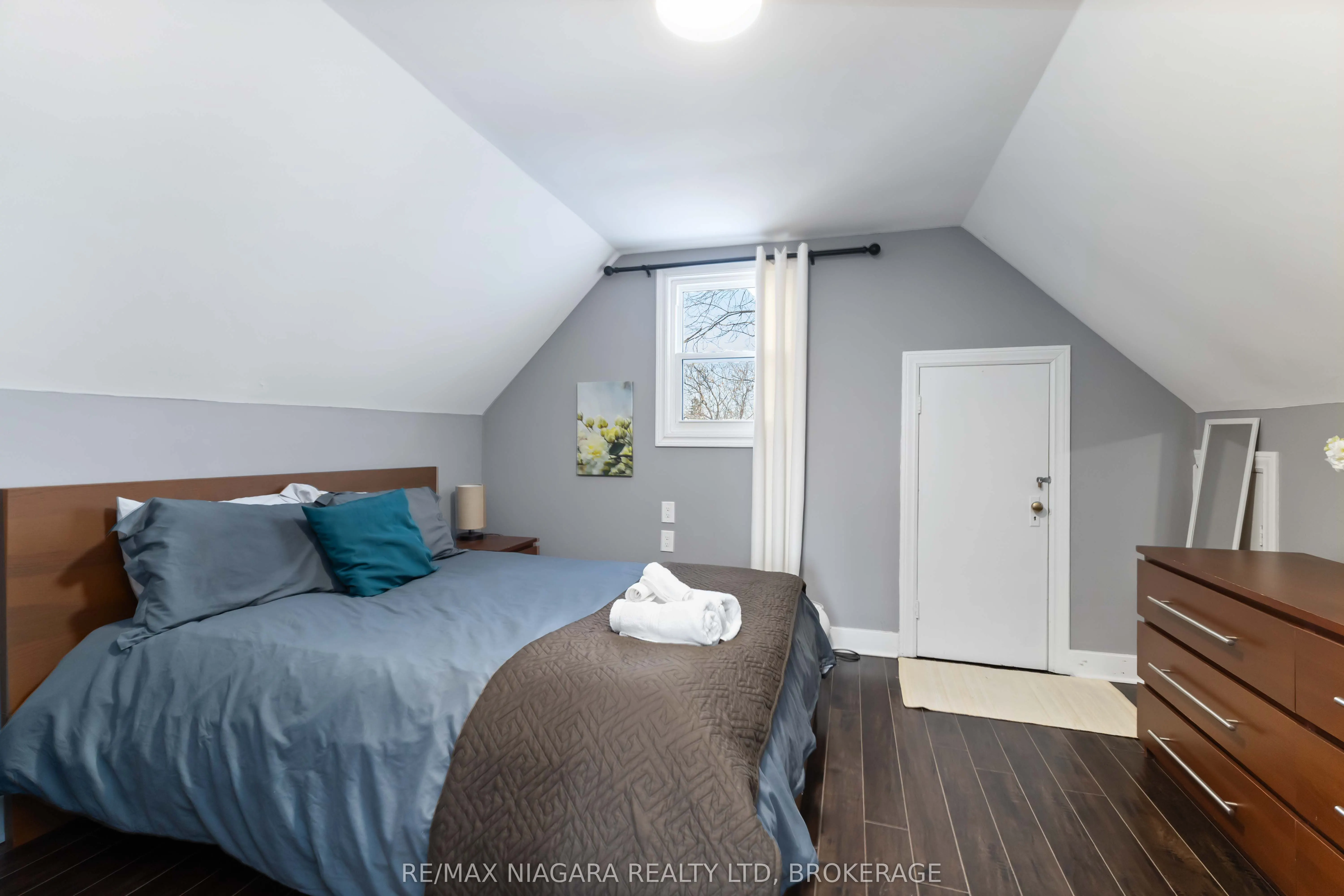 1459 Niagara Stone Road