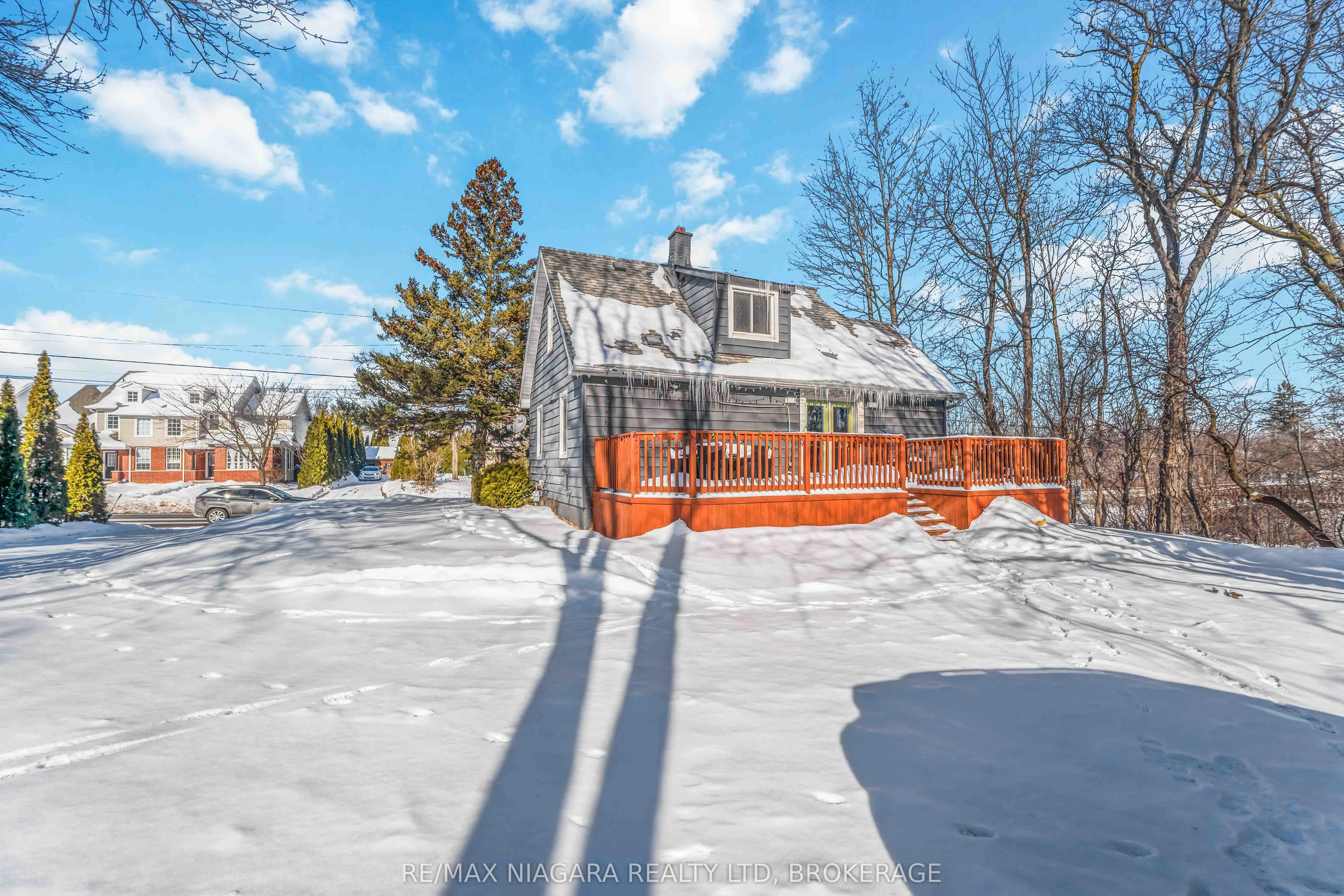 1459 Niagara Stone Road