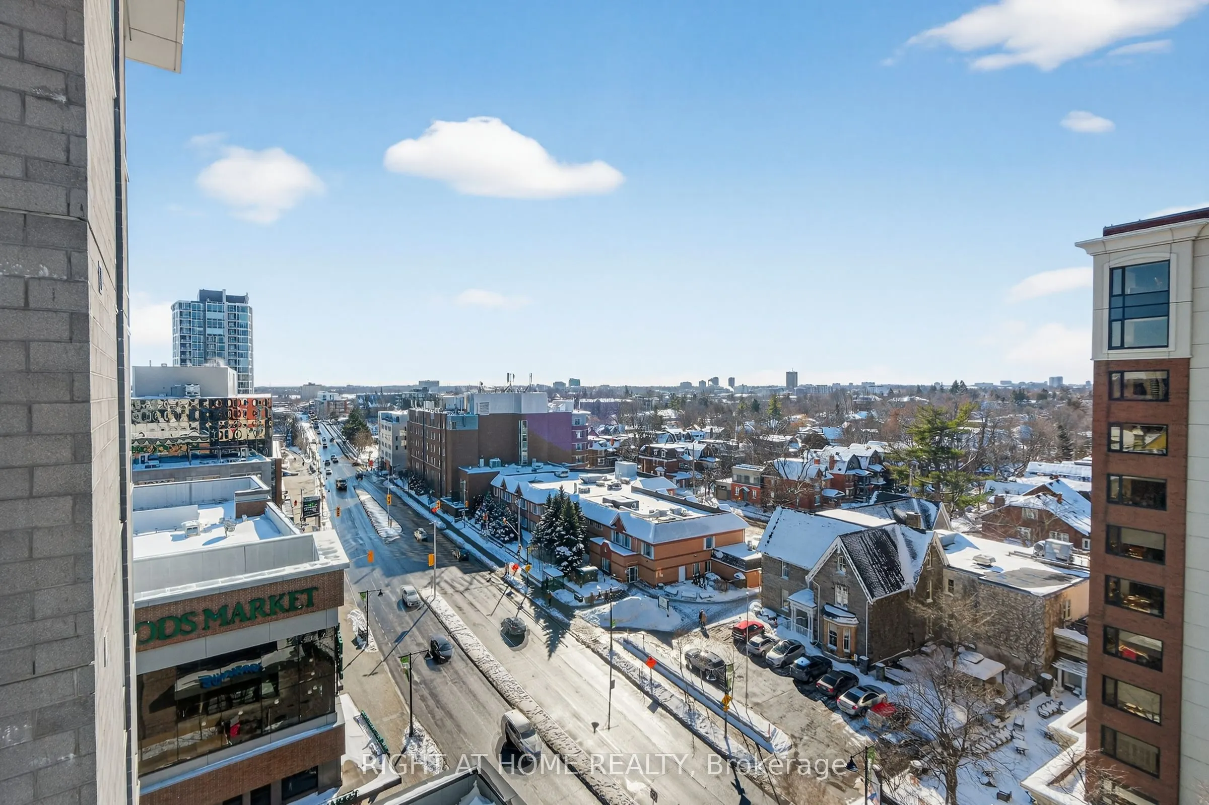 118 Holmwood Avenue #806