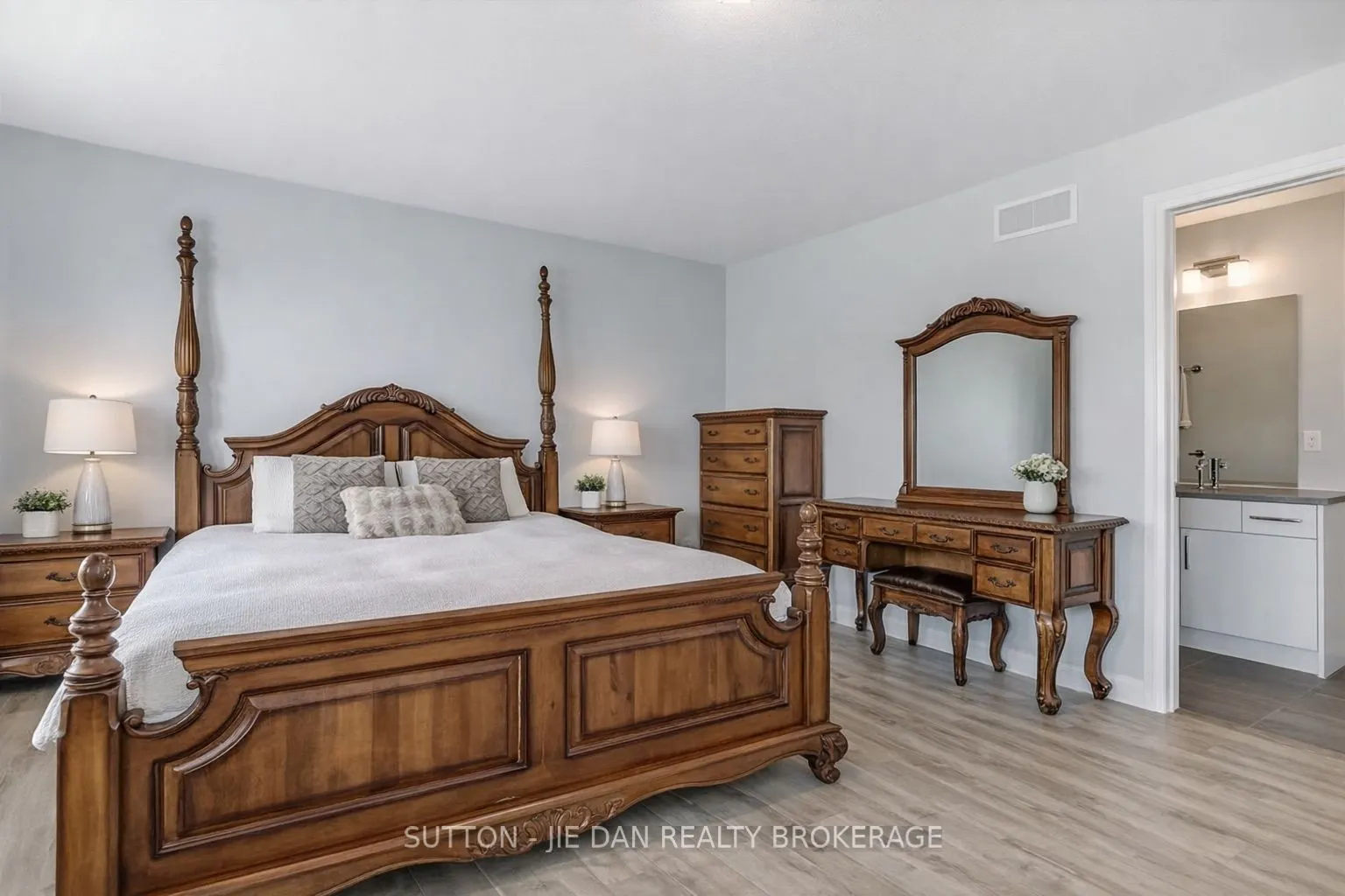 819 KLEINBURG Drive #2