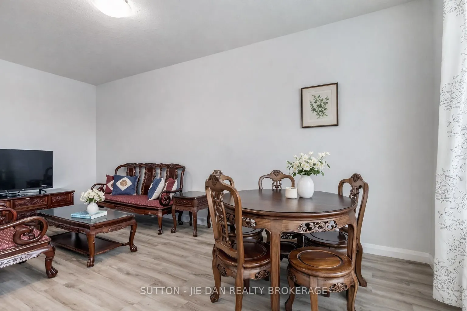 819 KLEINBURG Drive #2