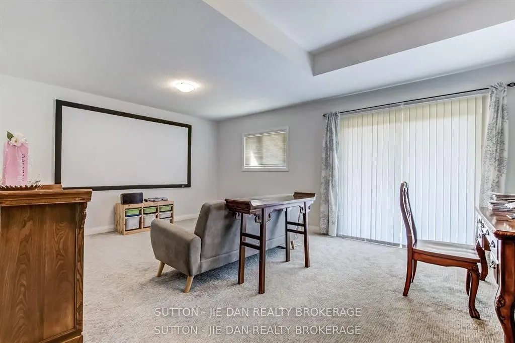819 KLEINBURG Drive #2