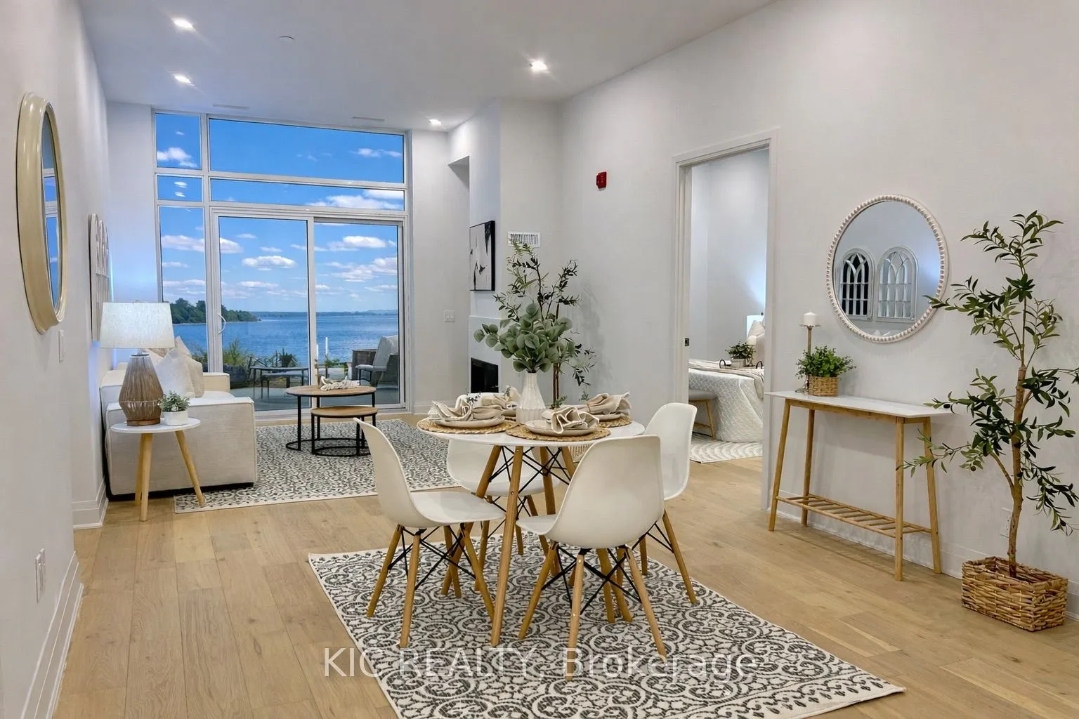 99 Louisa Street #210