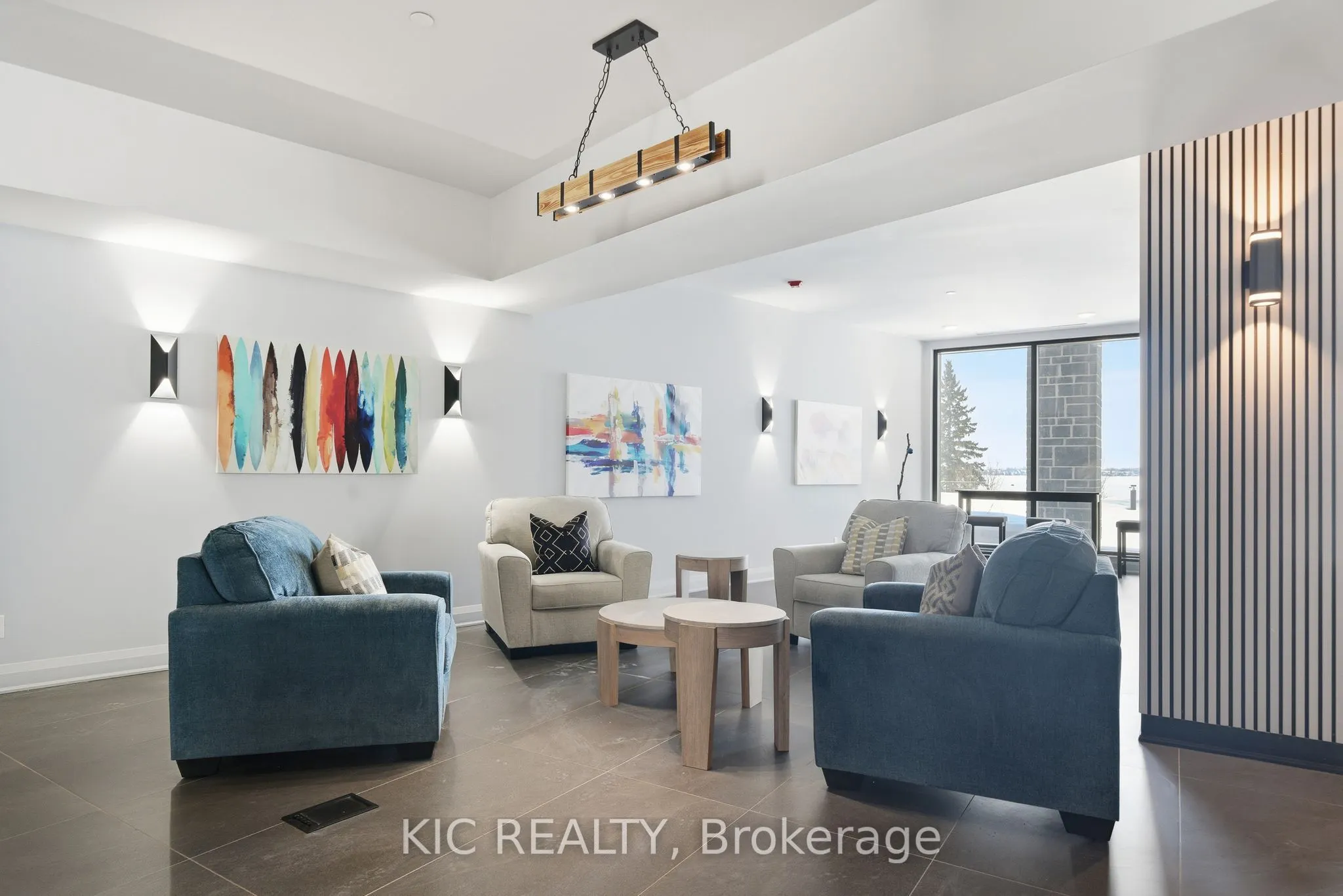99 Louisa Street #210