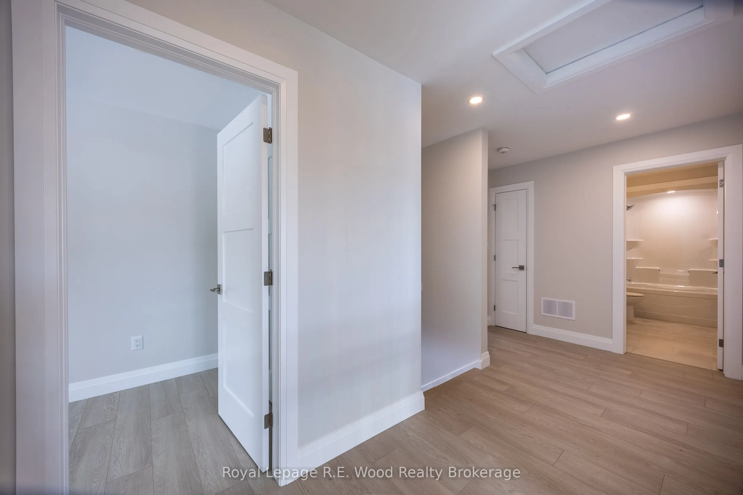 11 Greenhill Drive