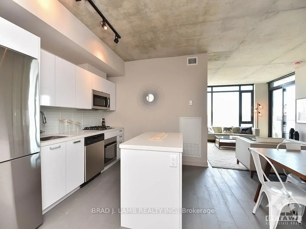 203 CATHERINE Street #209