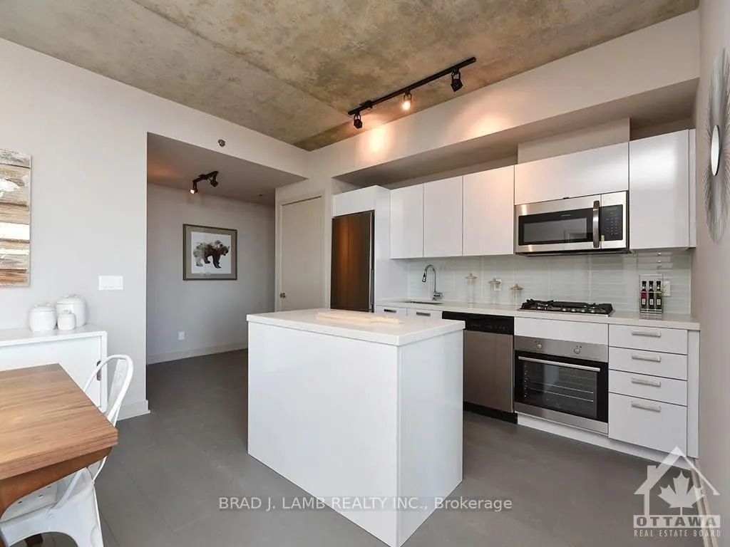 203 CATHERINE Street #209