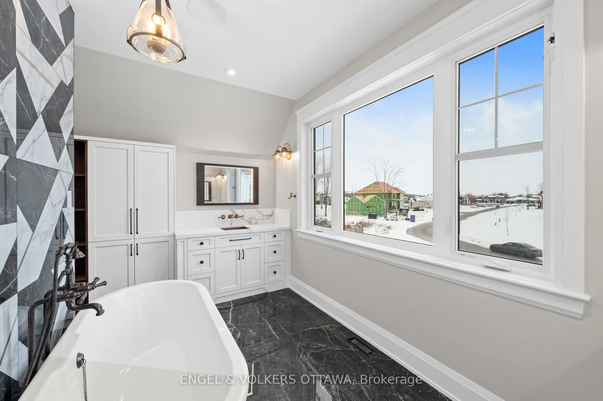 432 Ashbee Court
