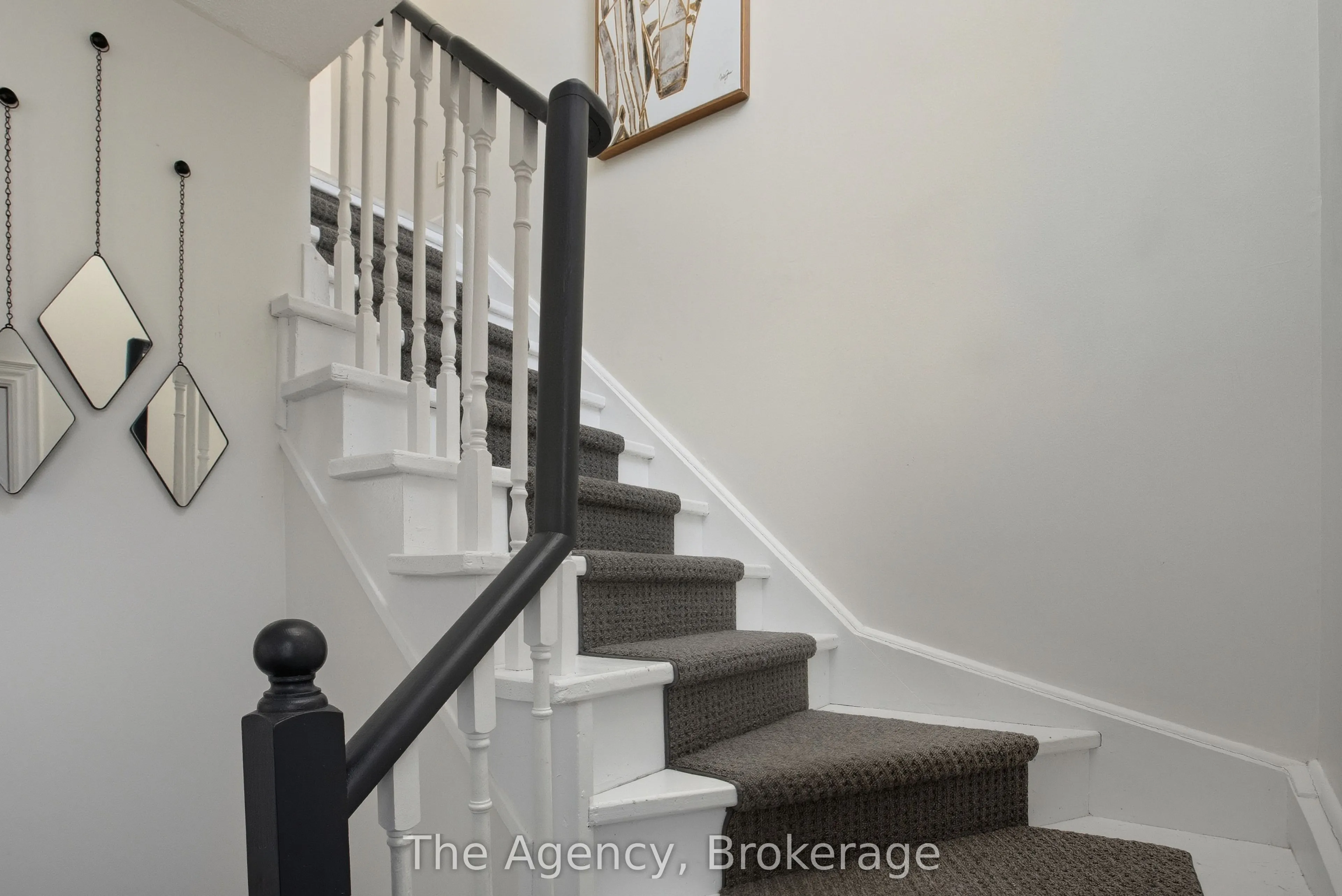 110 Leeson Street S