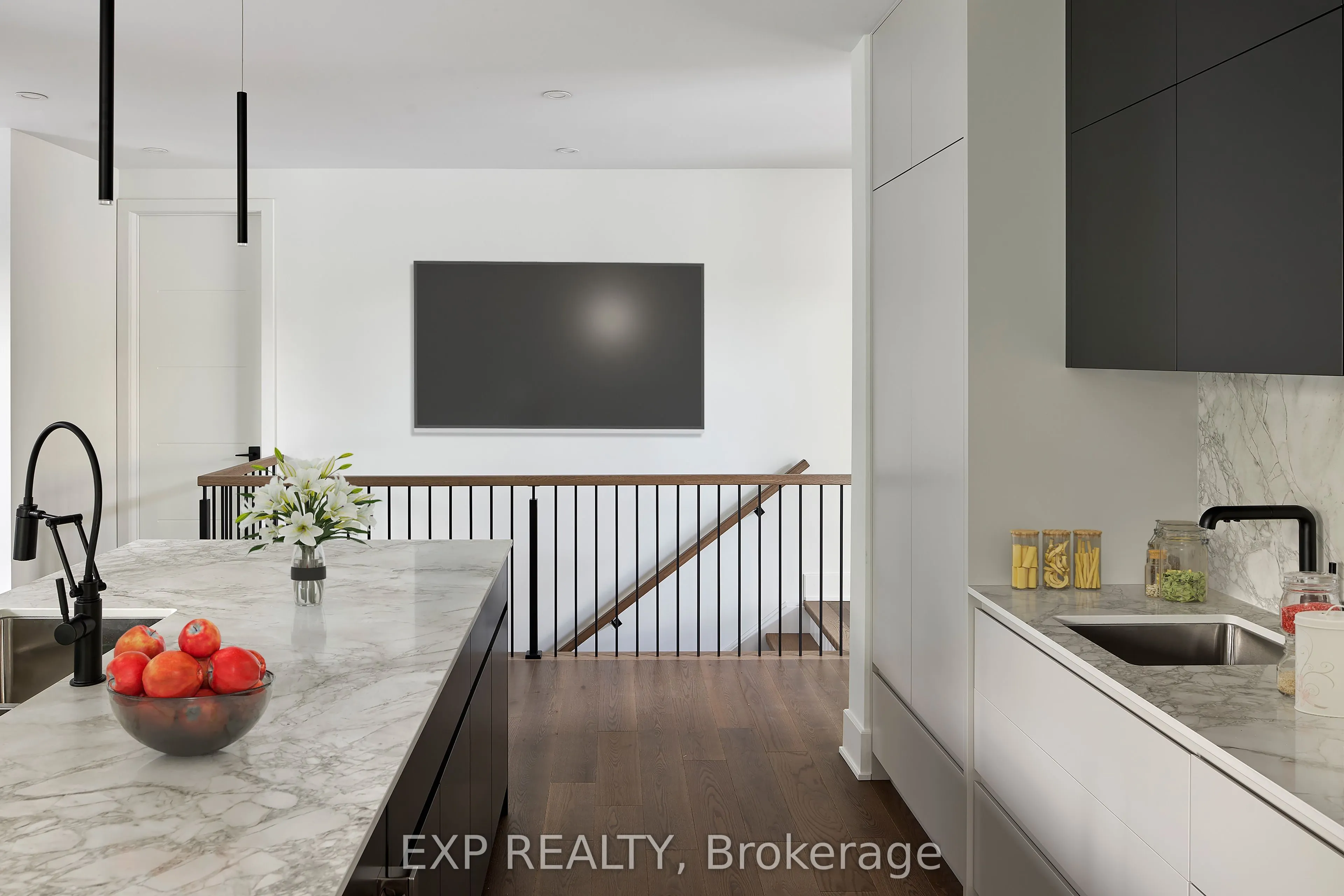 32 CLOVELLY Road