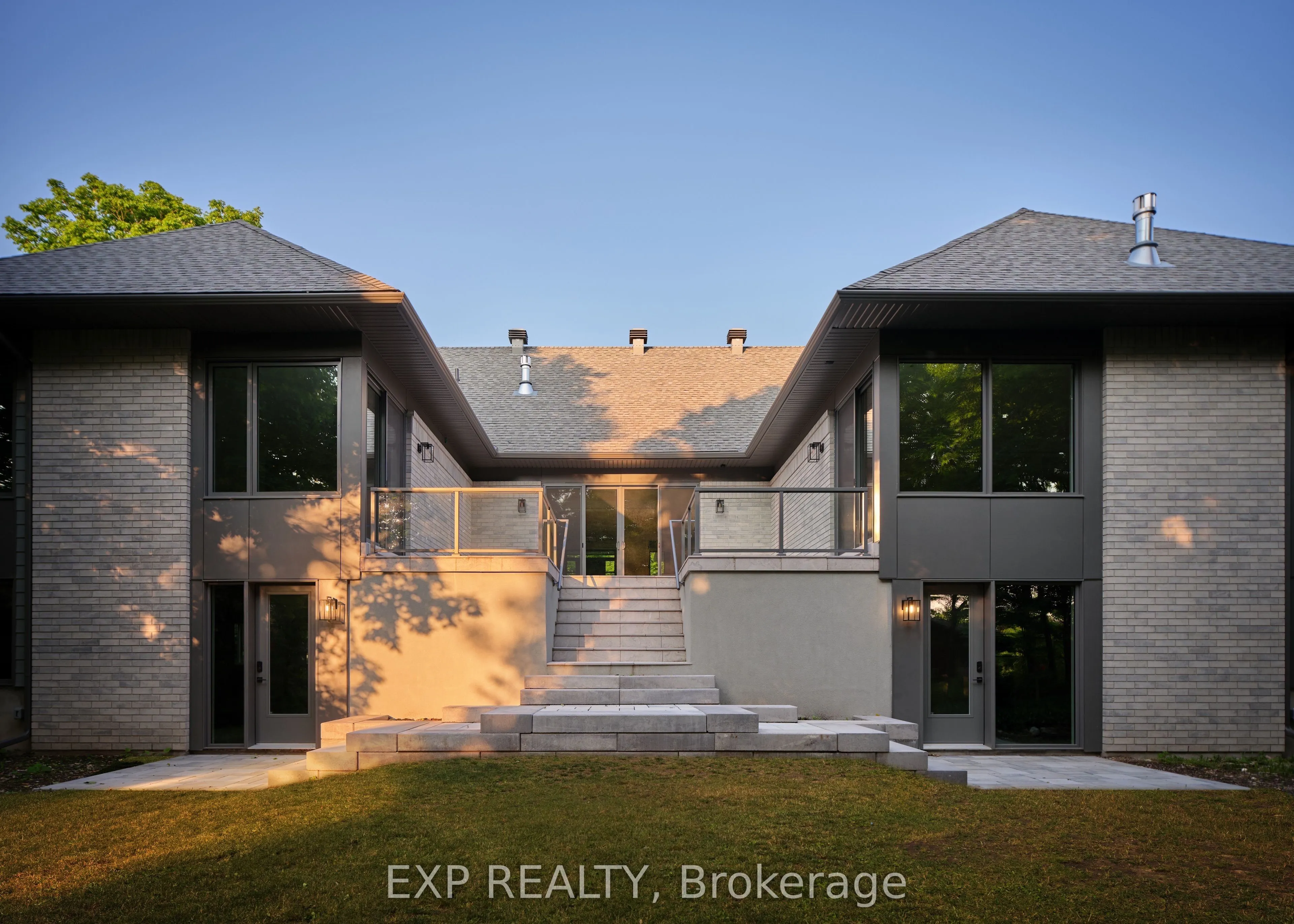 26 Clovelly Road W