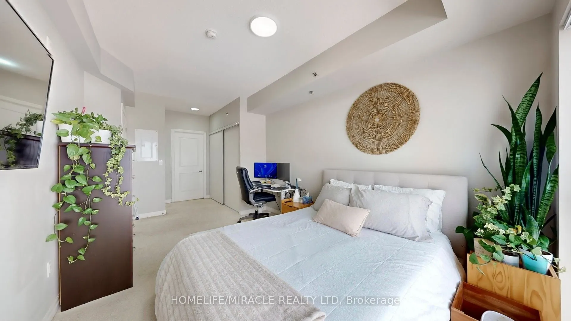 560 North service Road #607
