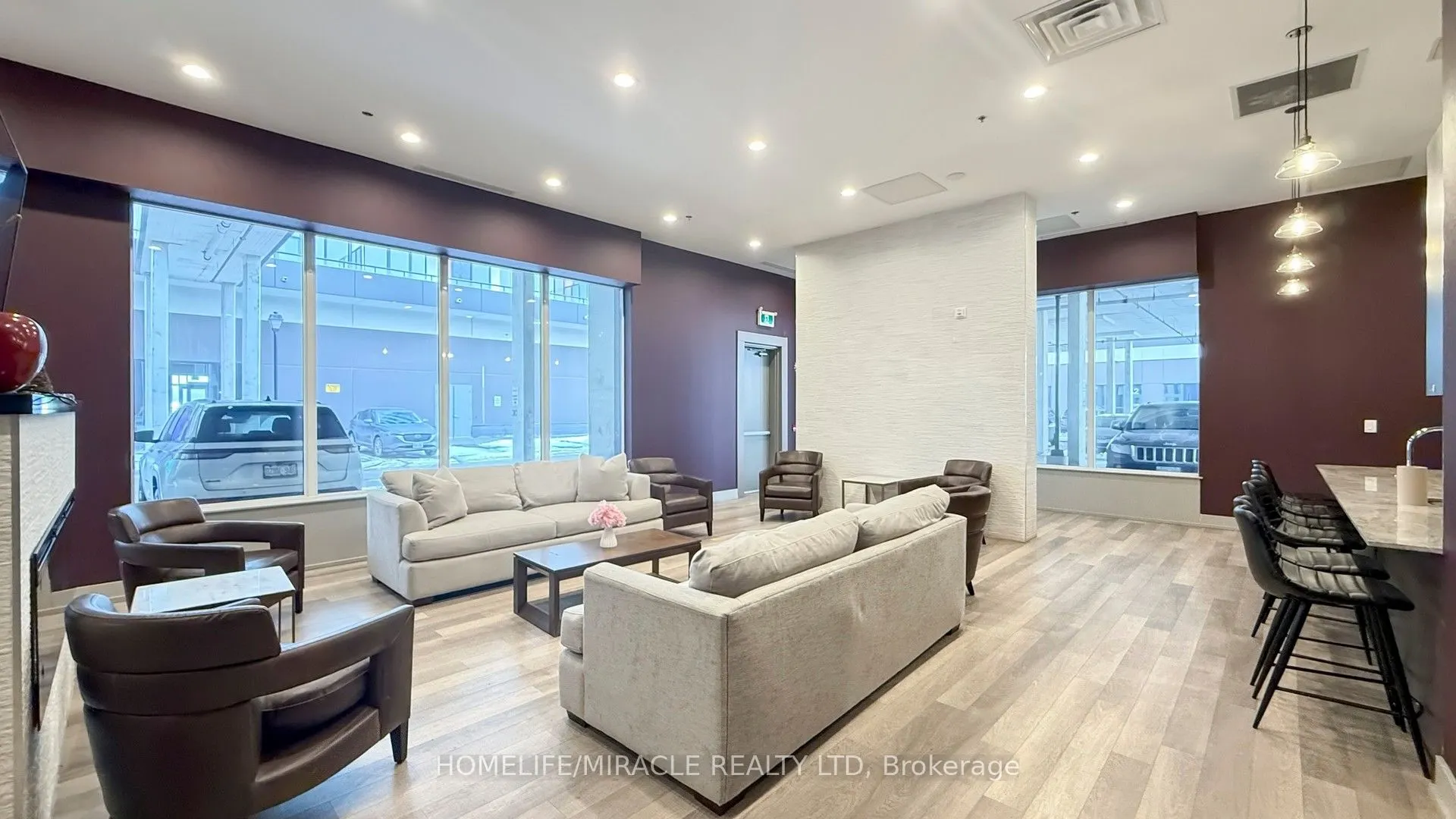560 North service Road #607