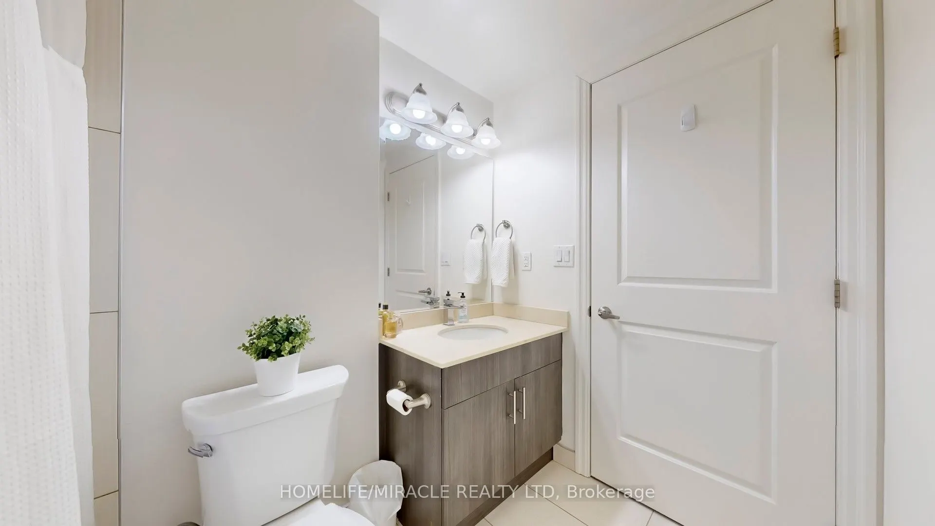 560 North service Road #607