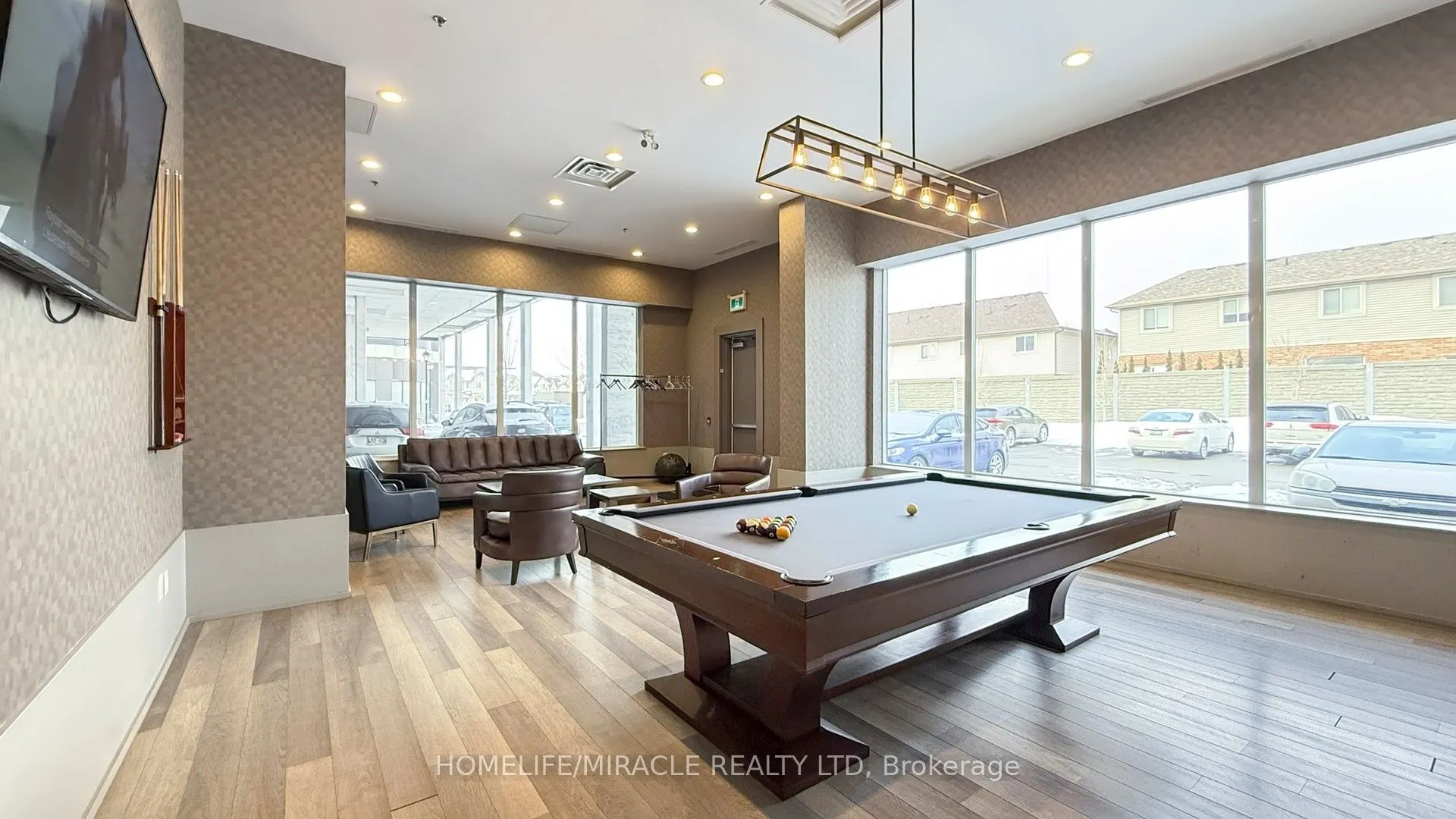 560 North service Road #607