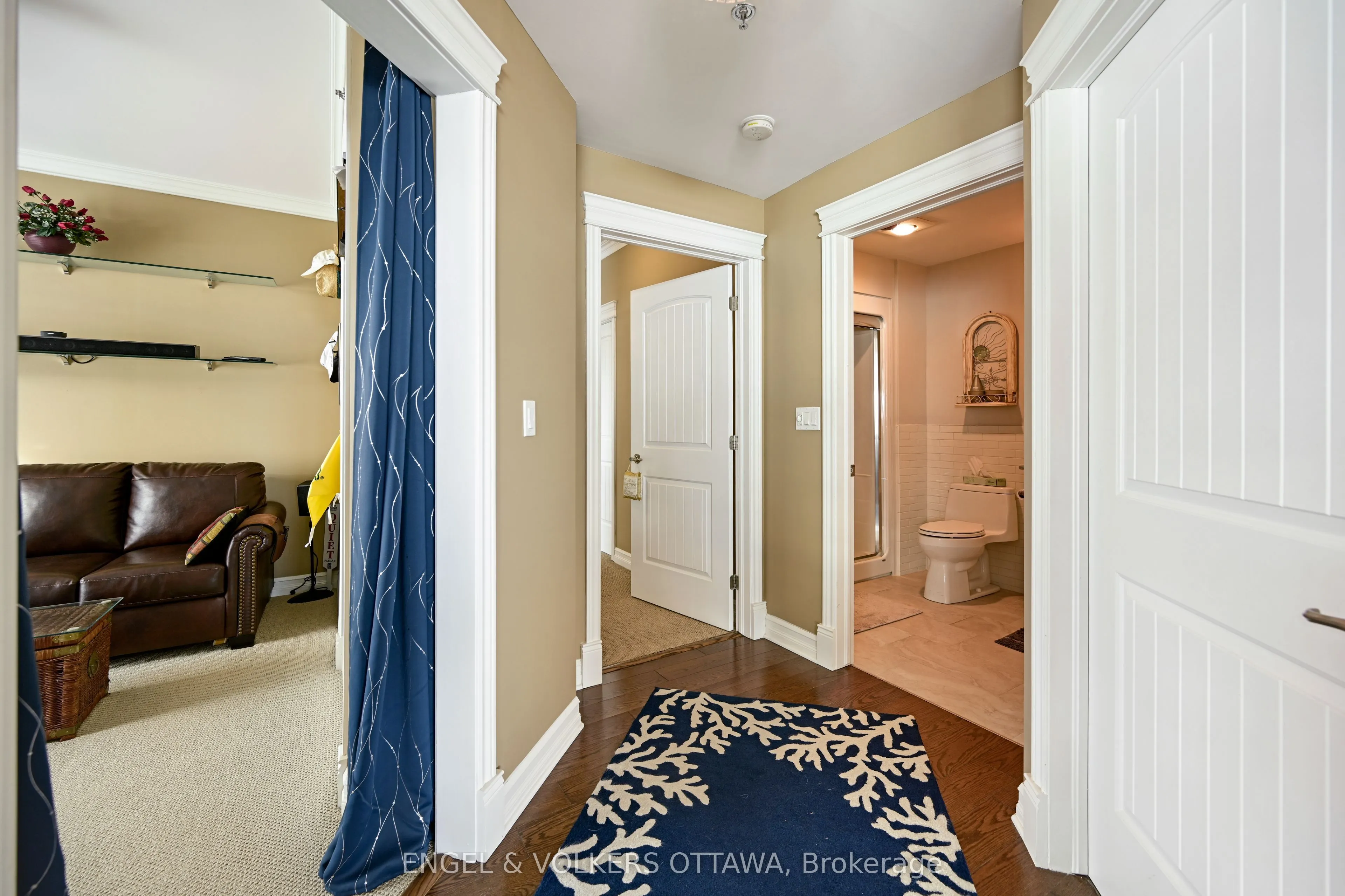 15 St Andrew Street #1802