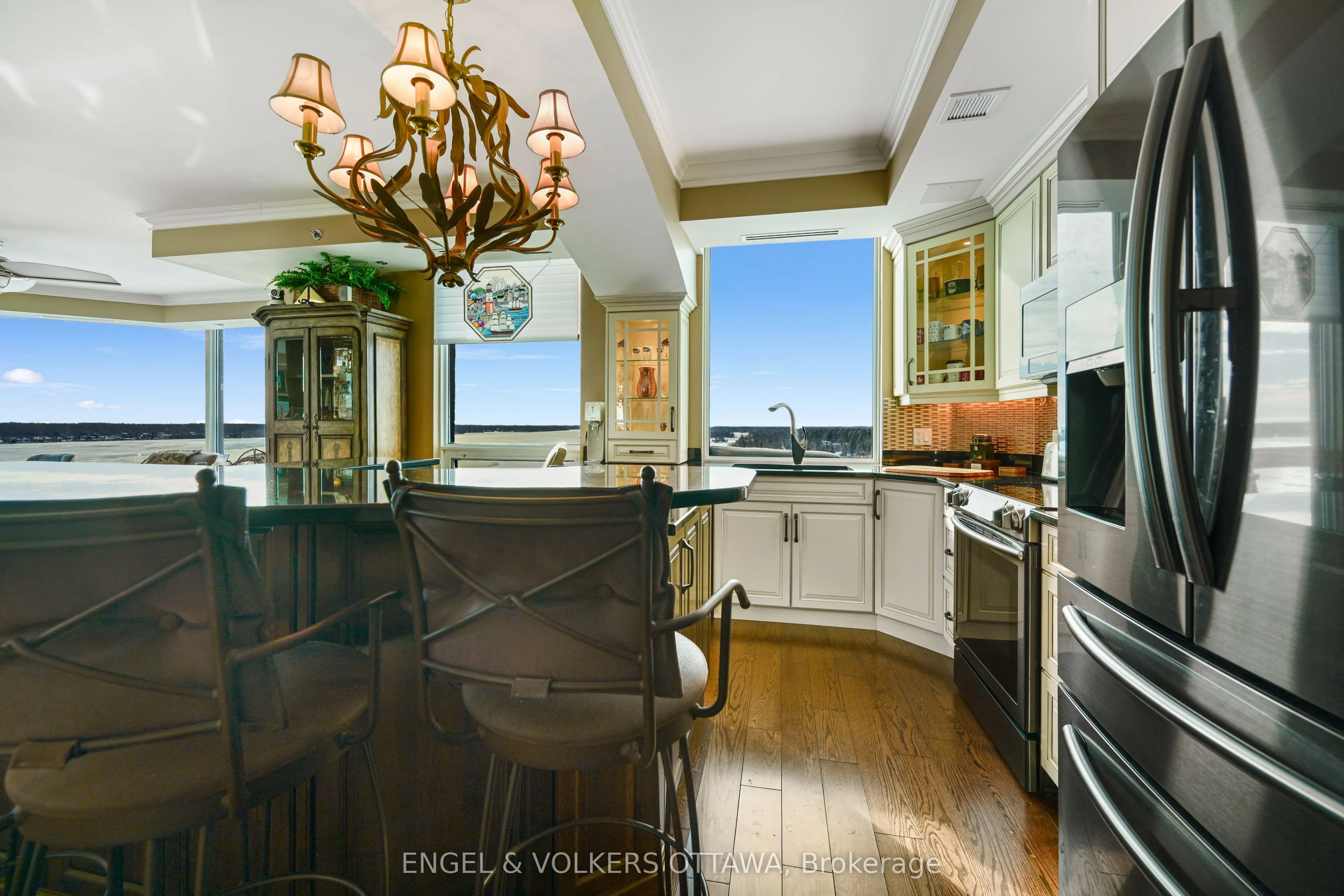 15 St Andrew Street #1802