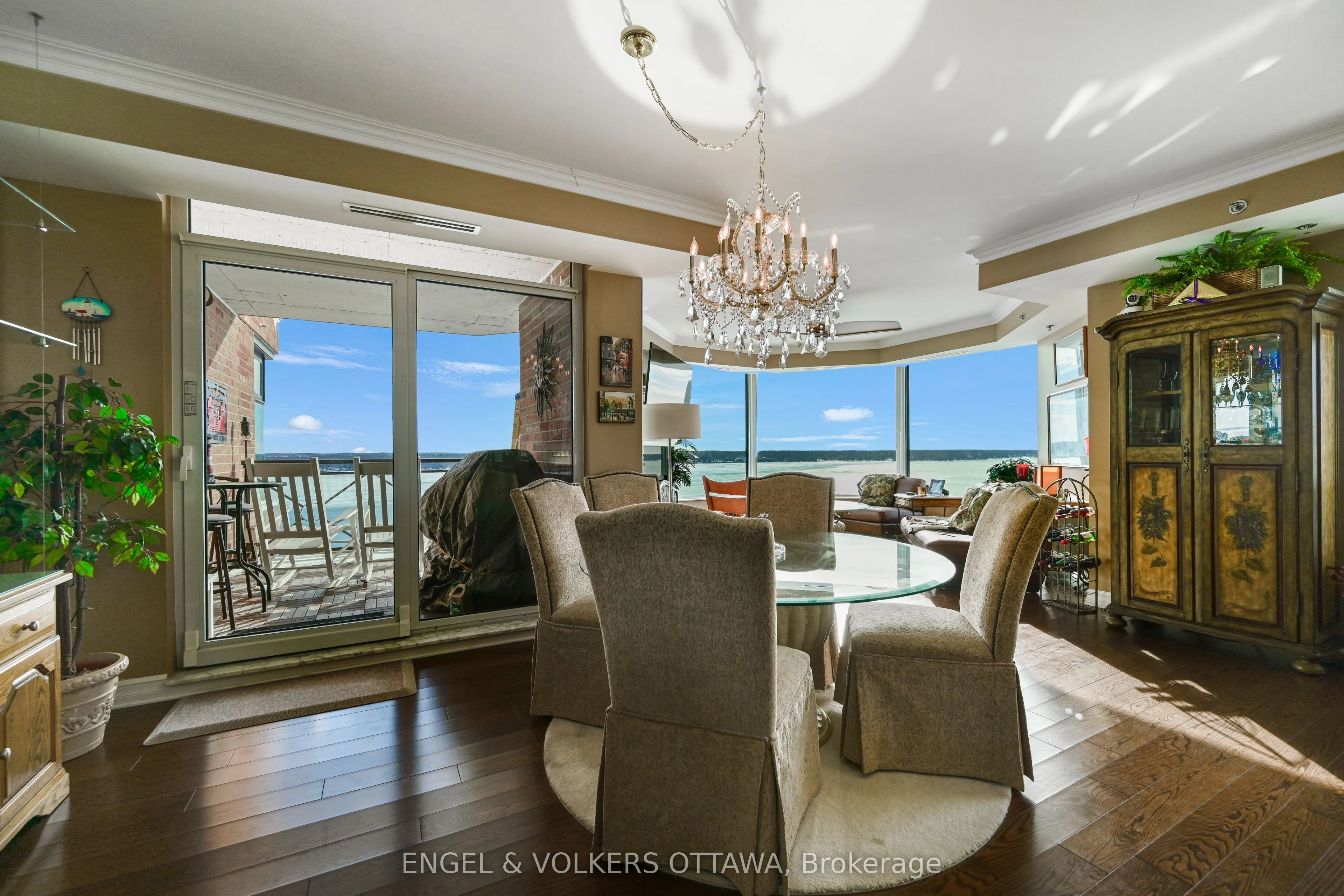 15 St Andrew Street #1802