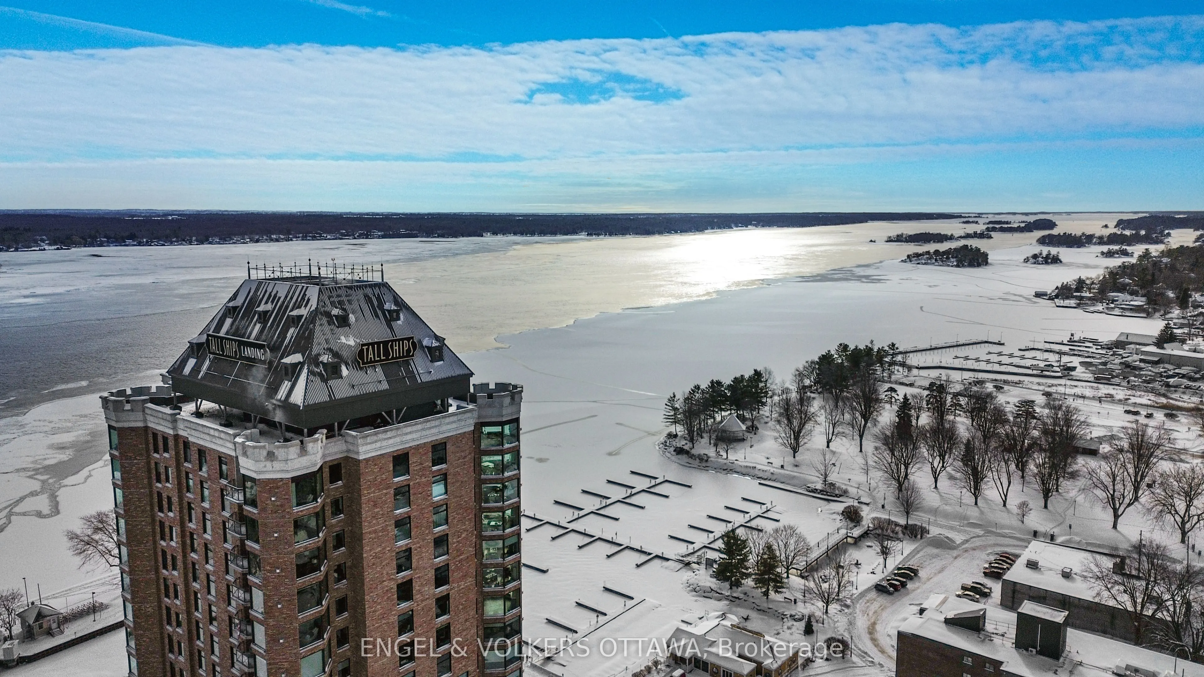 15 St Andrew Street #1802