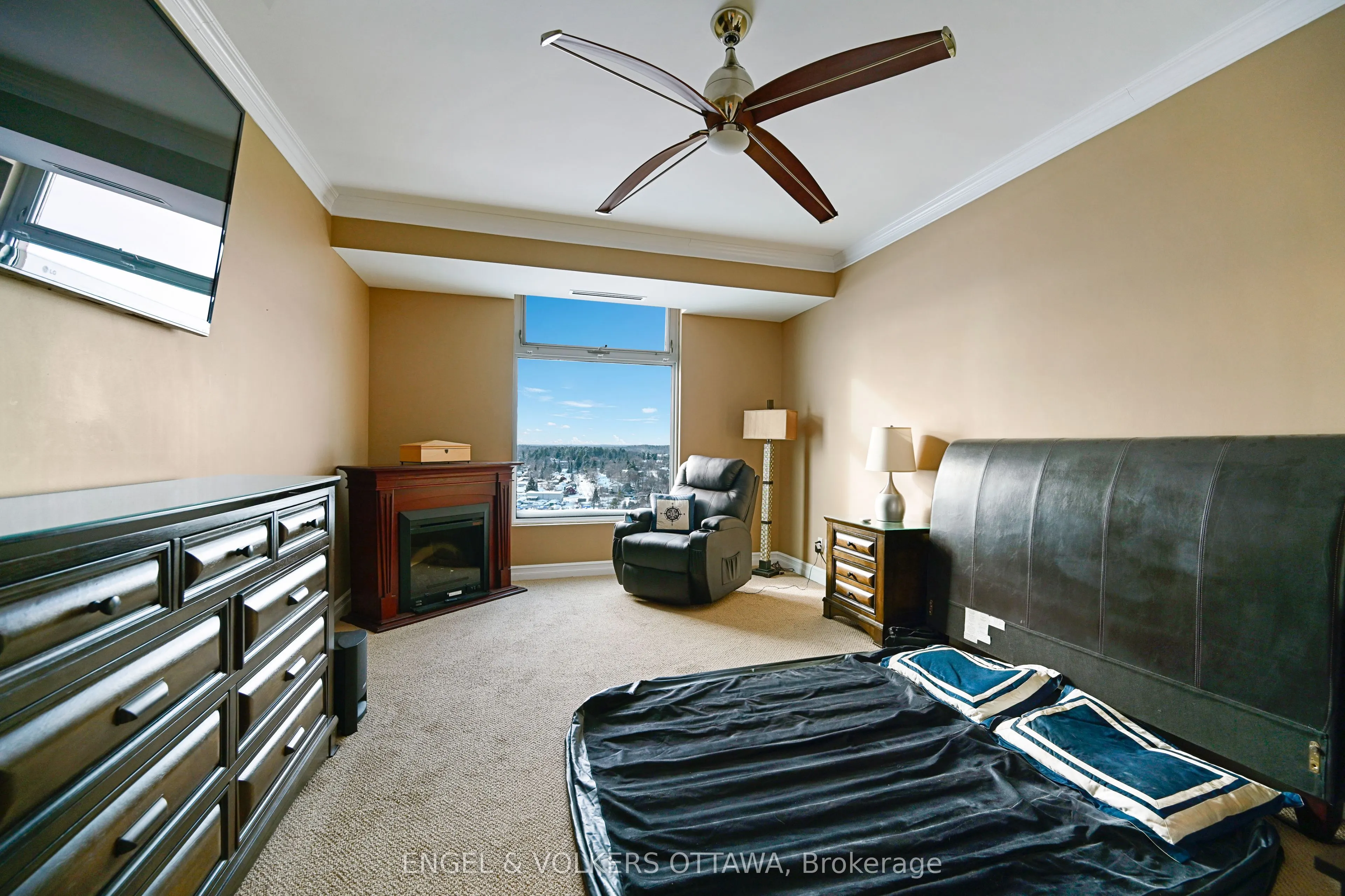 15 St Andrew Street #1802
