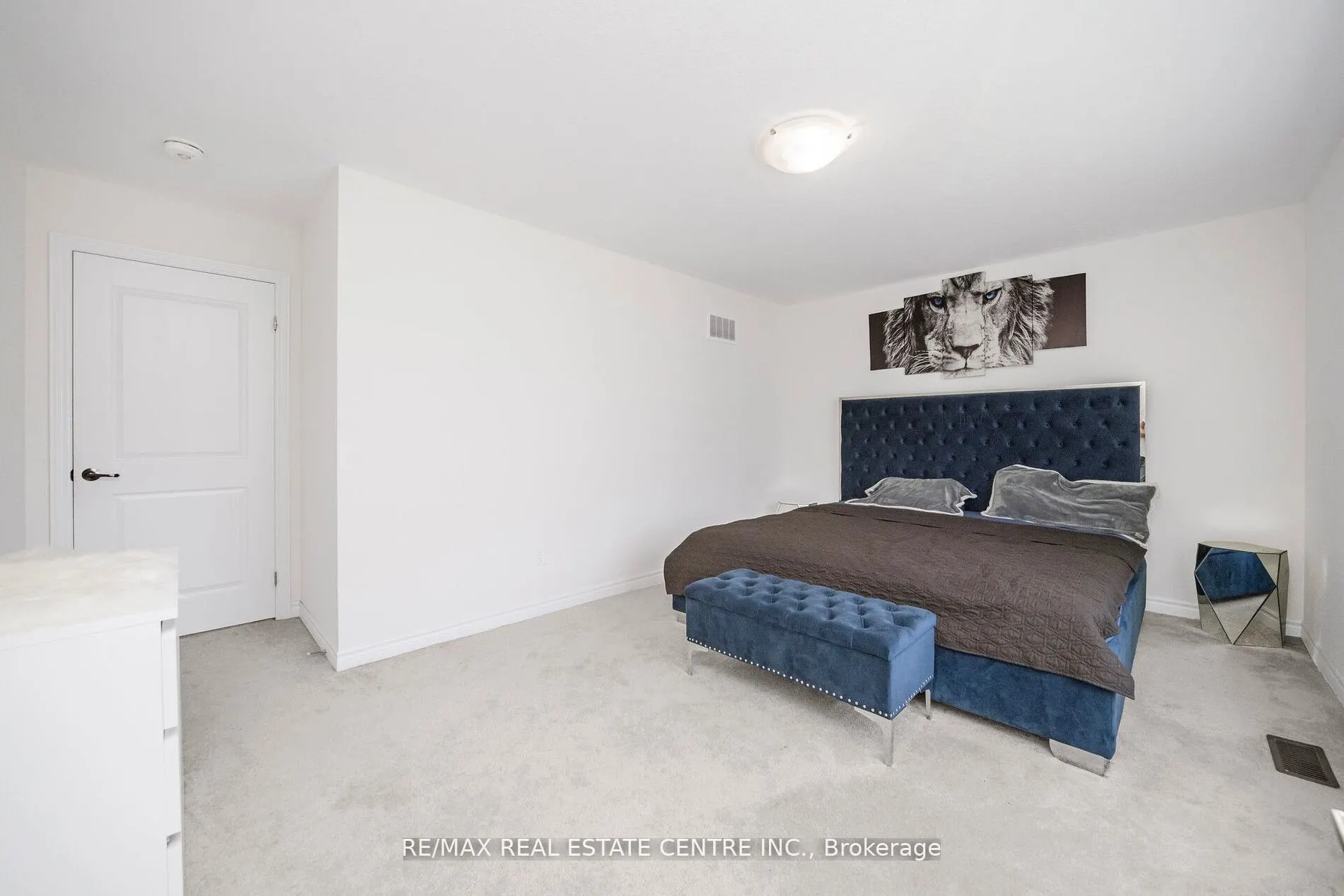 16 Flagg Avenue