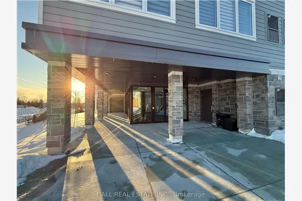 19 Hampton Lane #204