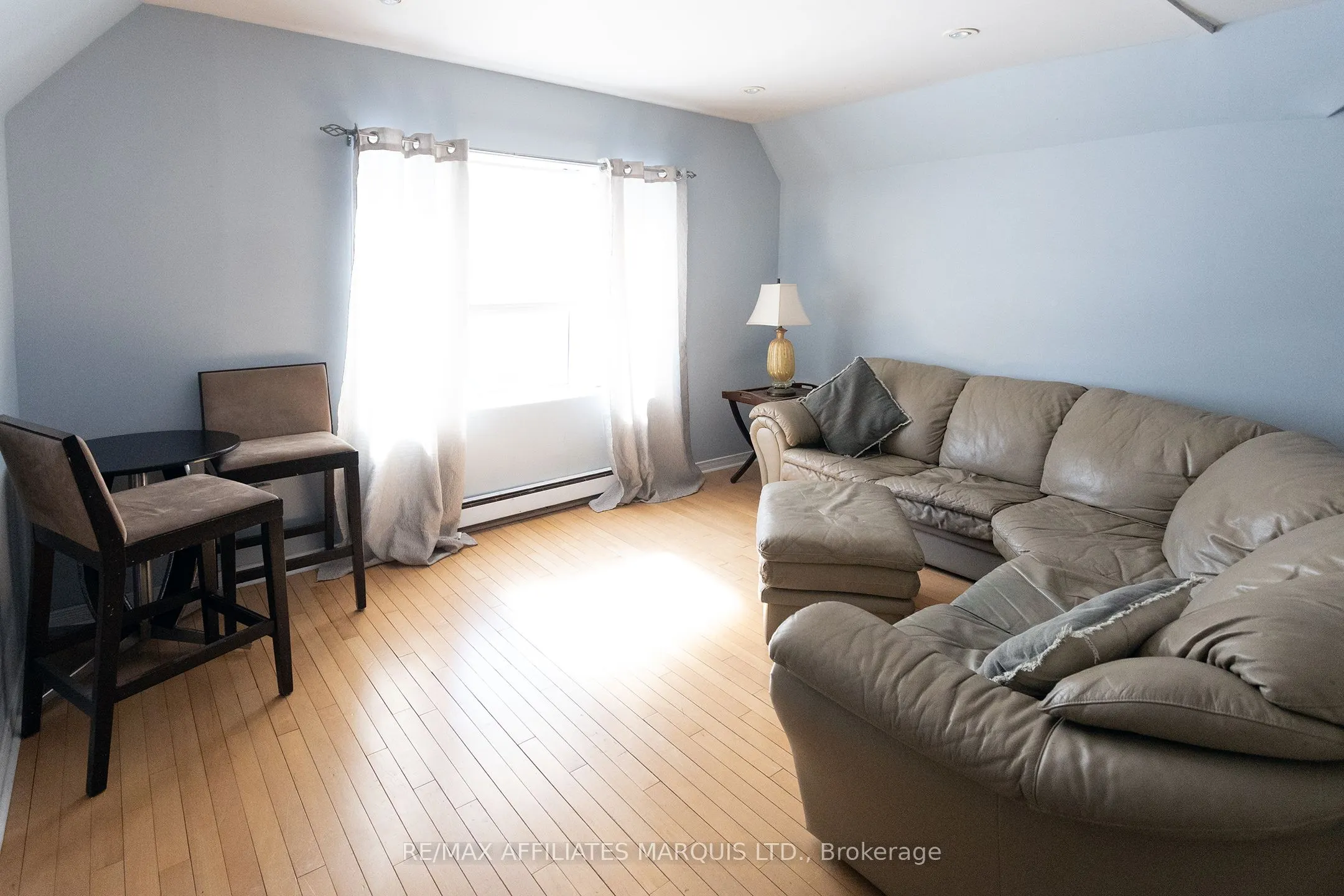 16 Lakeshore Drive