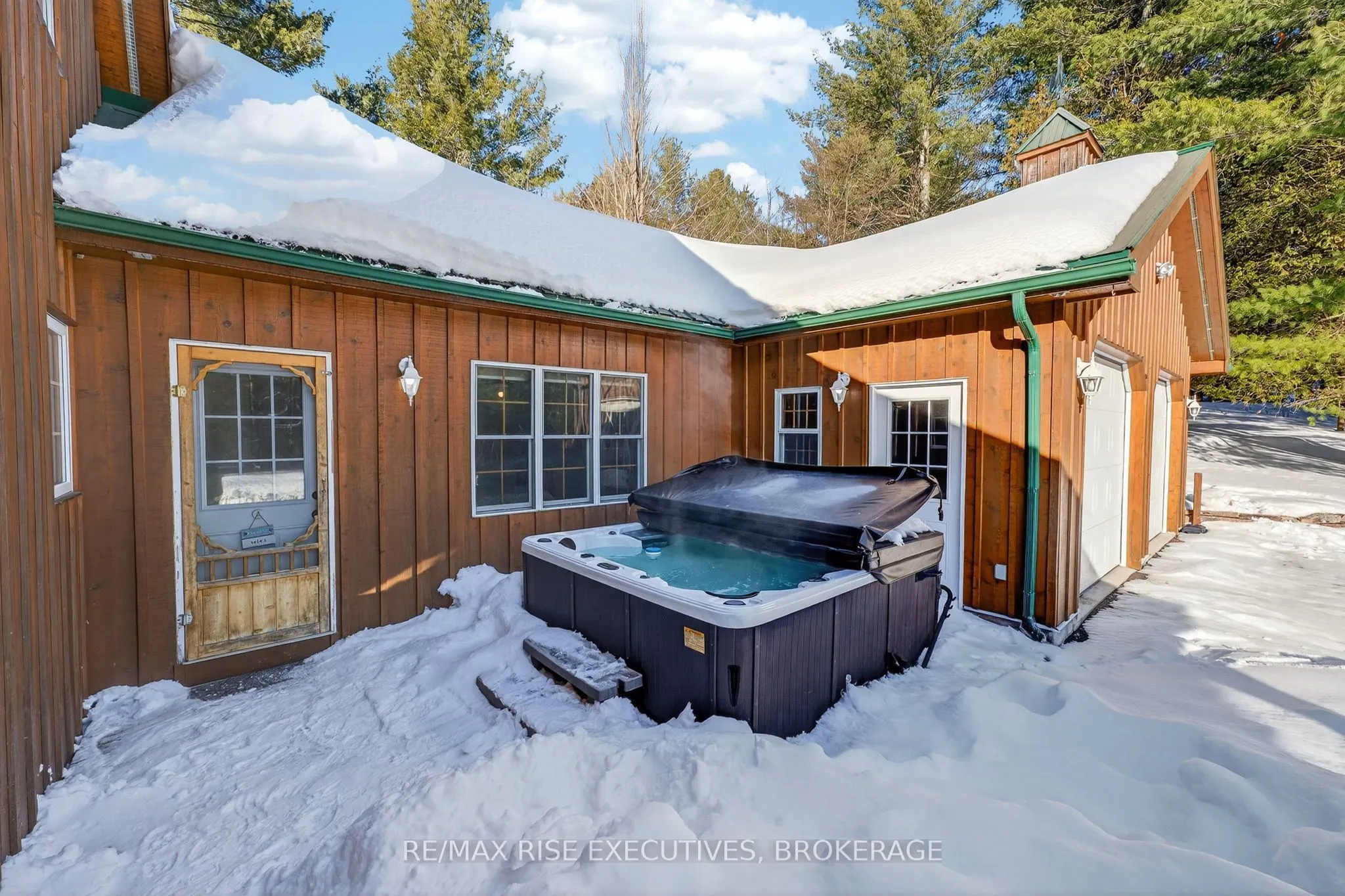 1093B Two Loon Lane