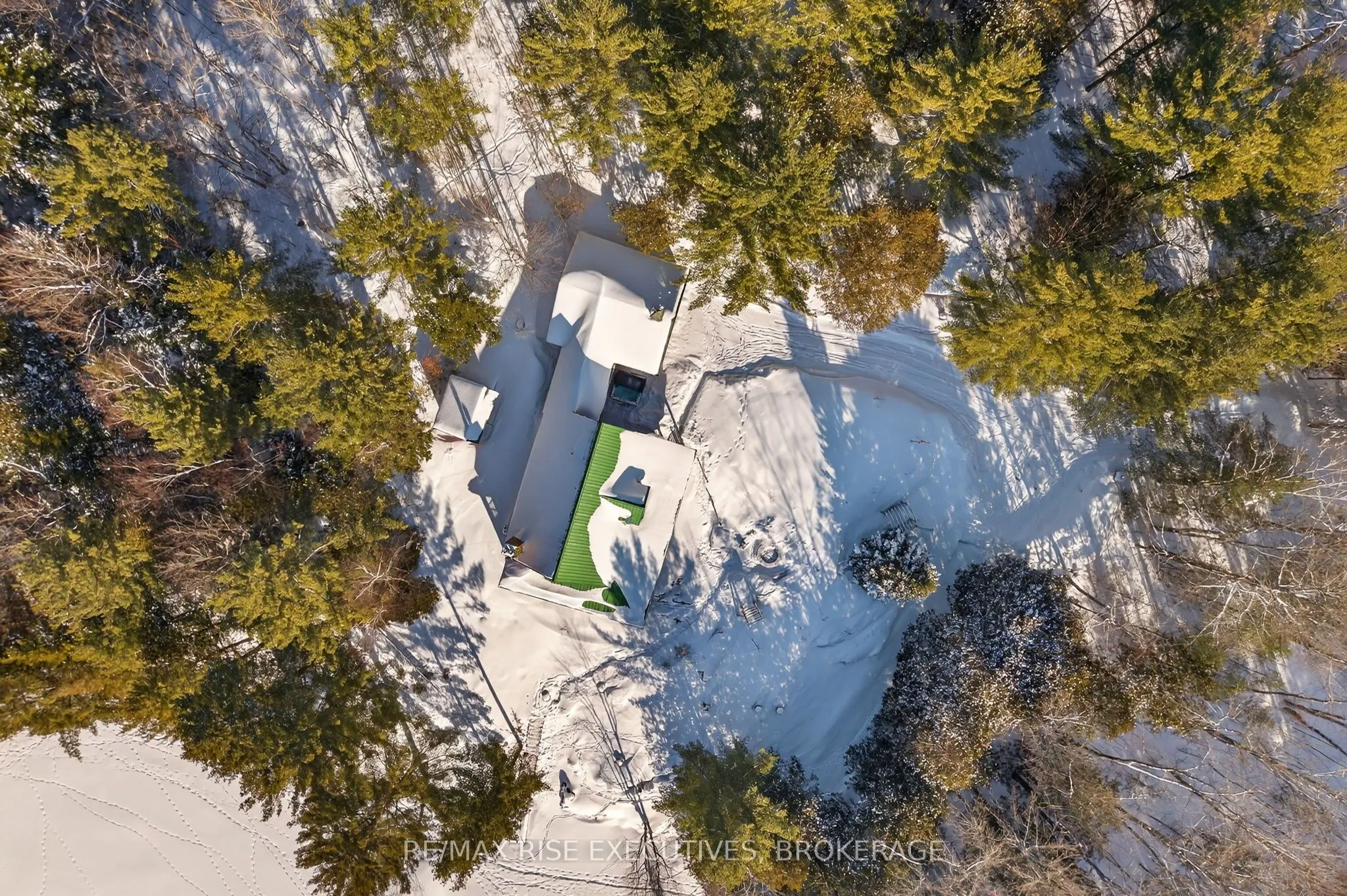 1093B Two Loon Lane