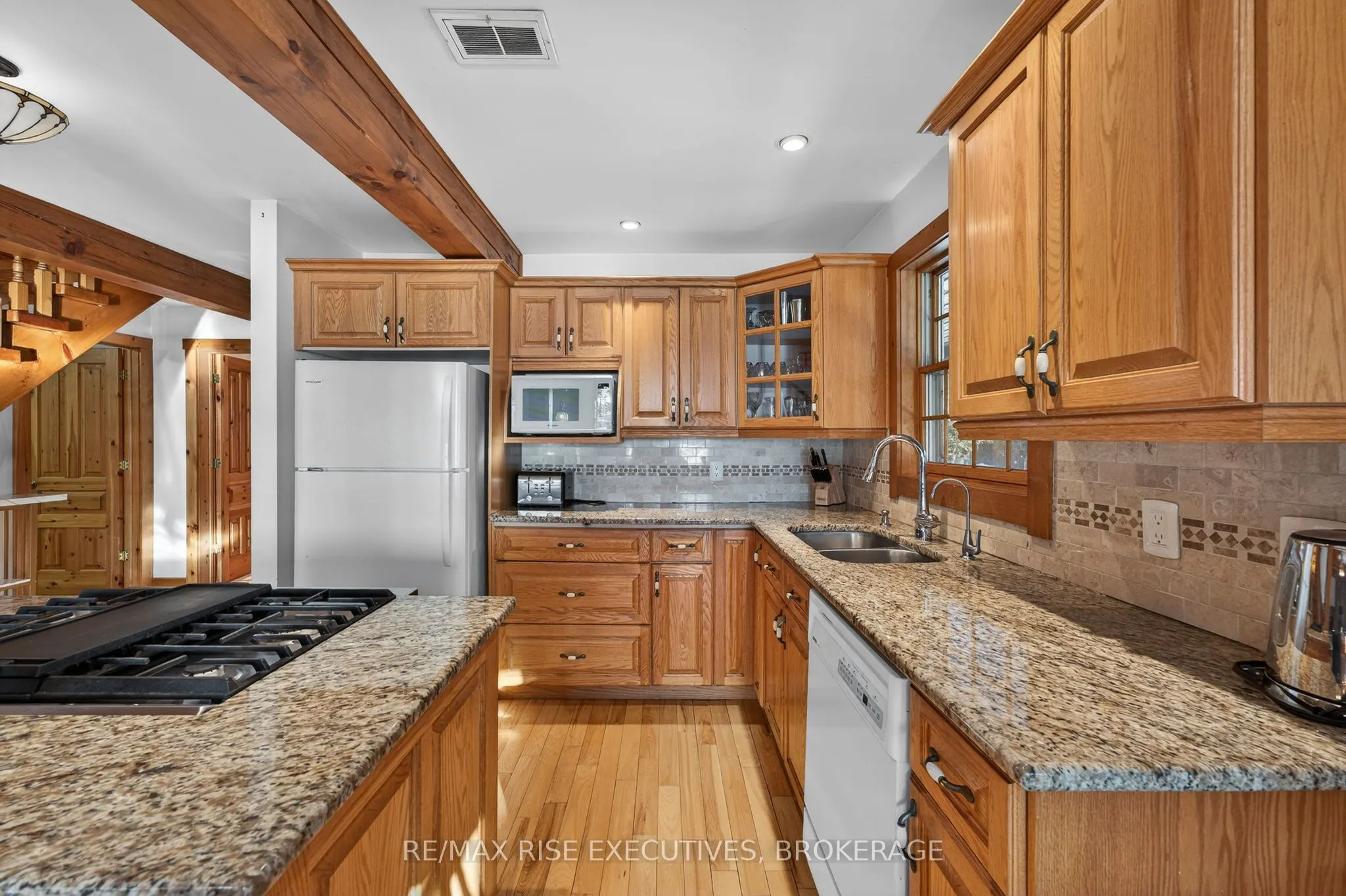 1093B Two Loon Lane