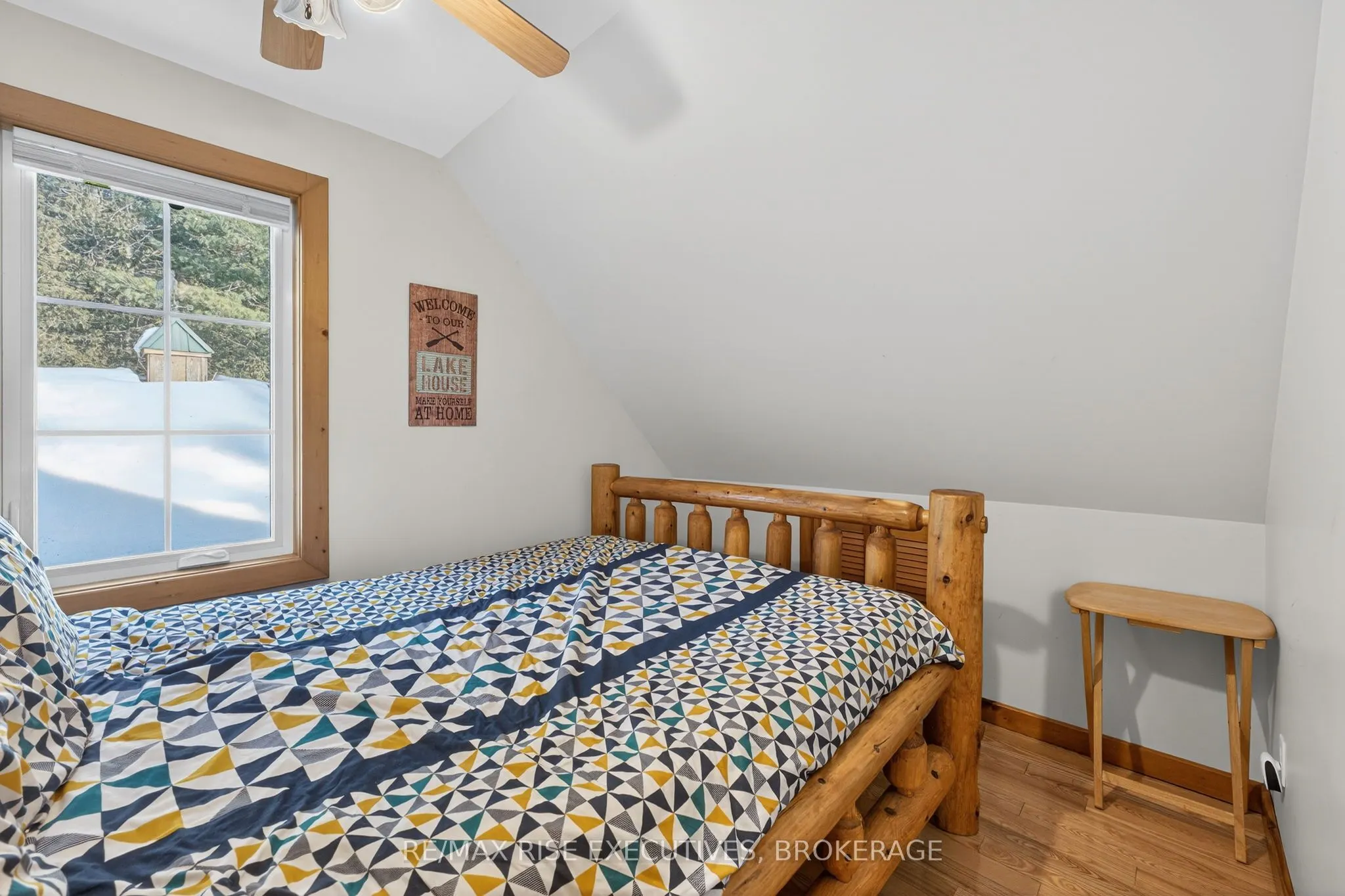 1093B Two Loon Lane