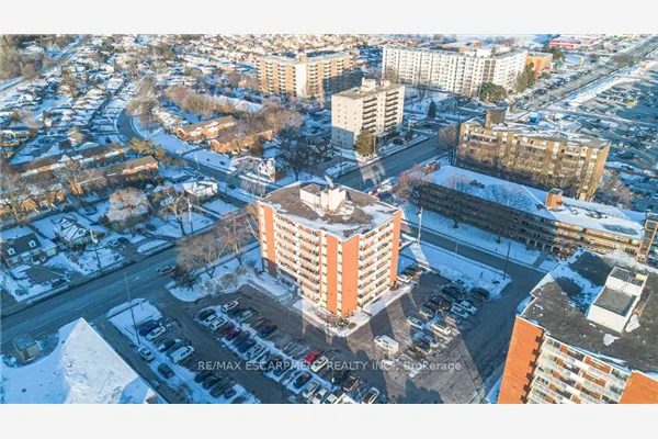 8 WOODMAN Drive S #508