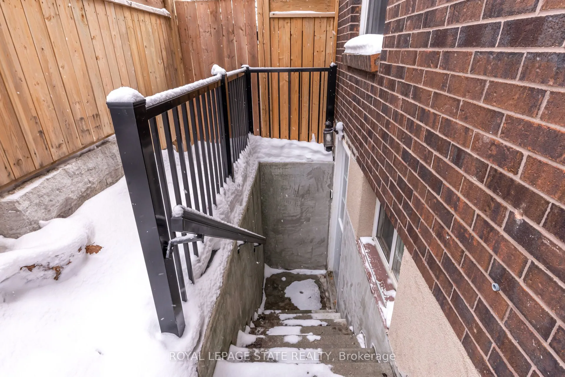 7 Carl Crescent