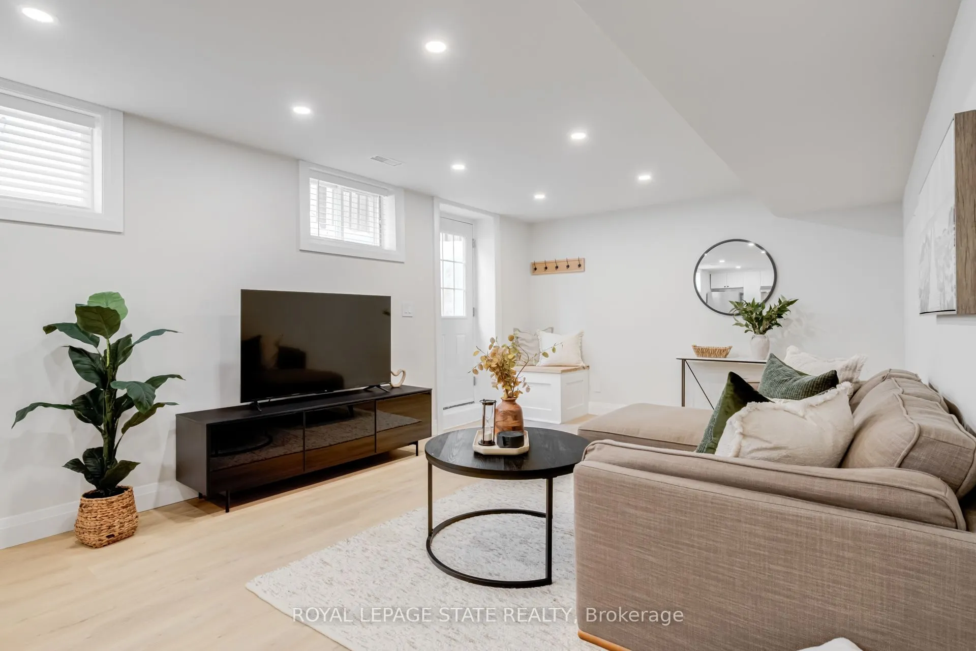 7 Carl Crescent