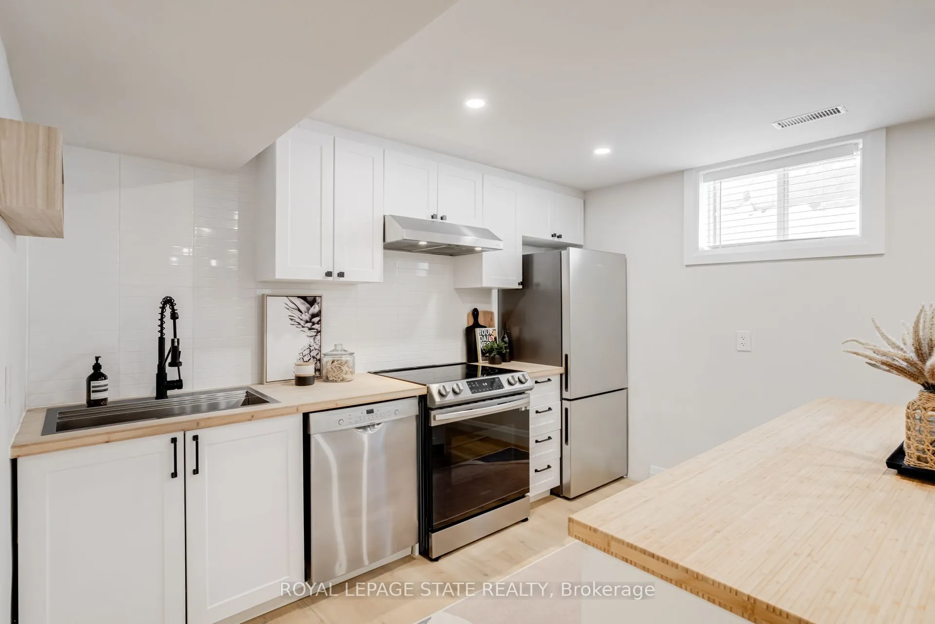 7 Carl Crescent
