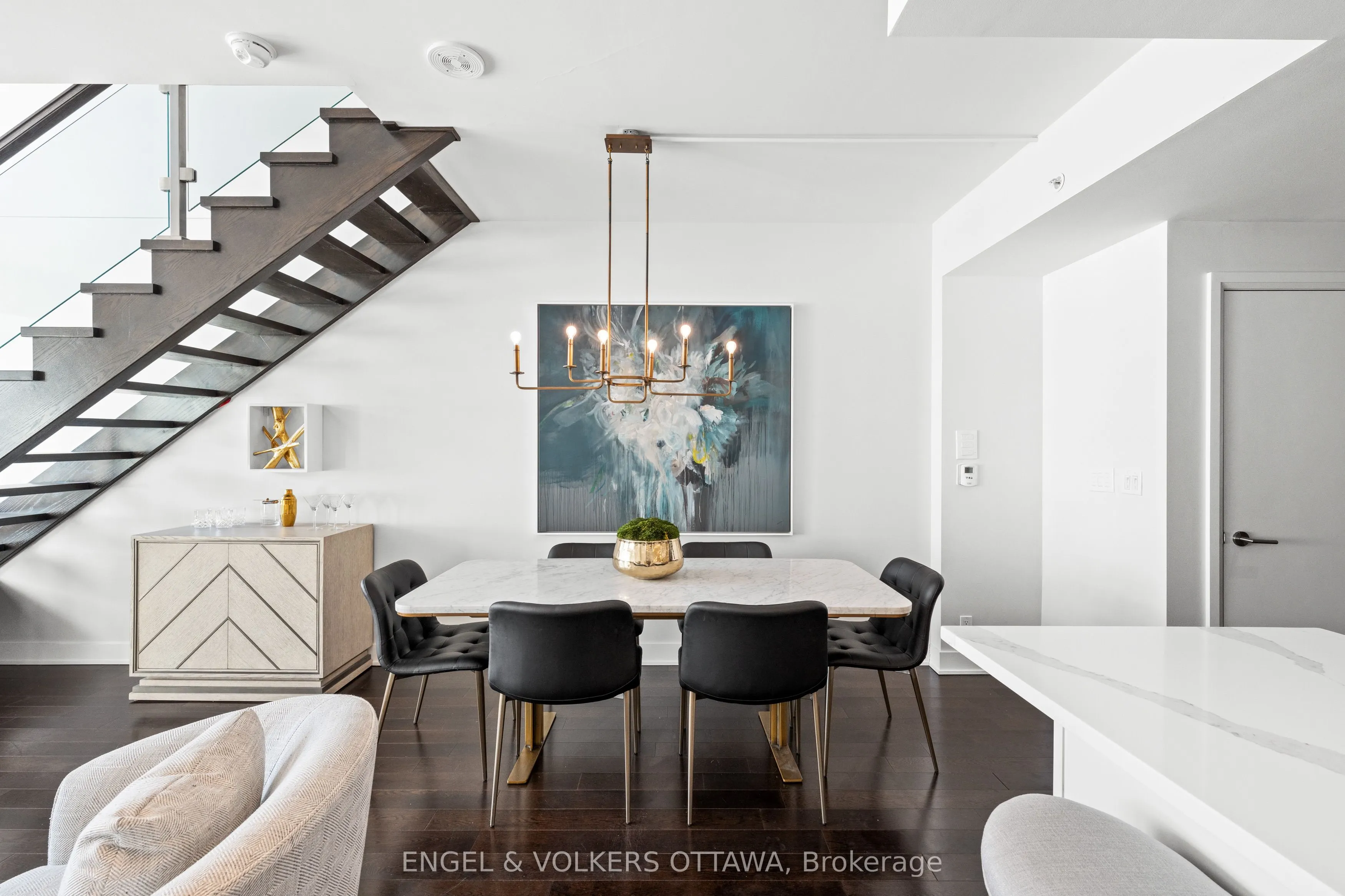 1035 Bank Street #110