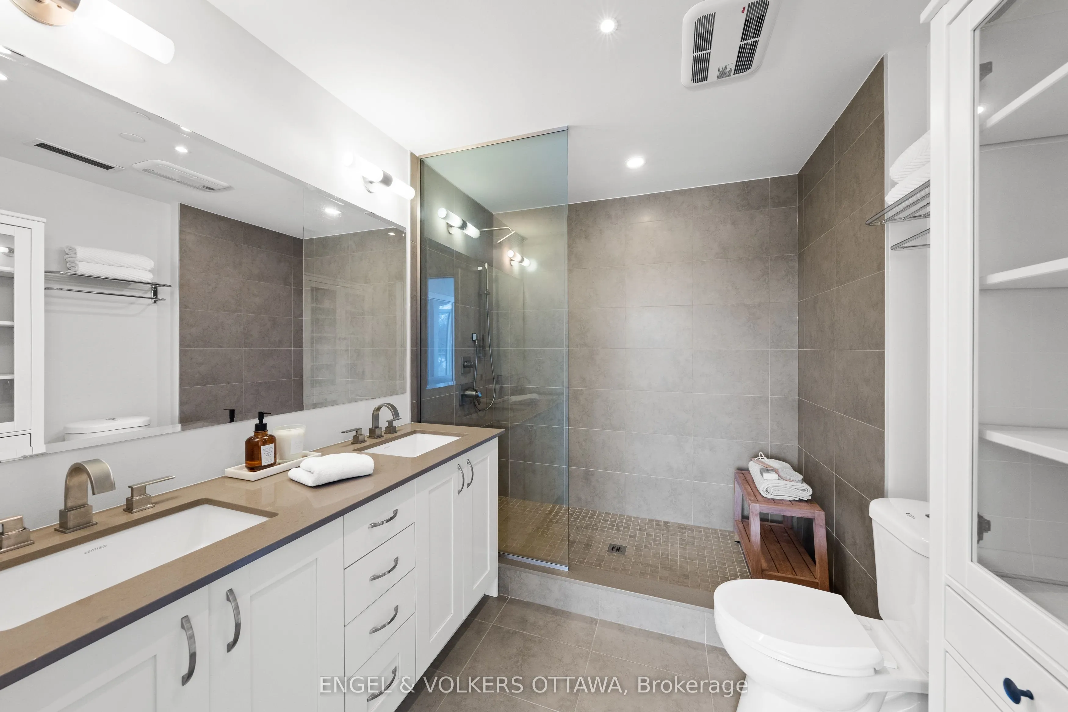 1035 Bank Street #110