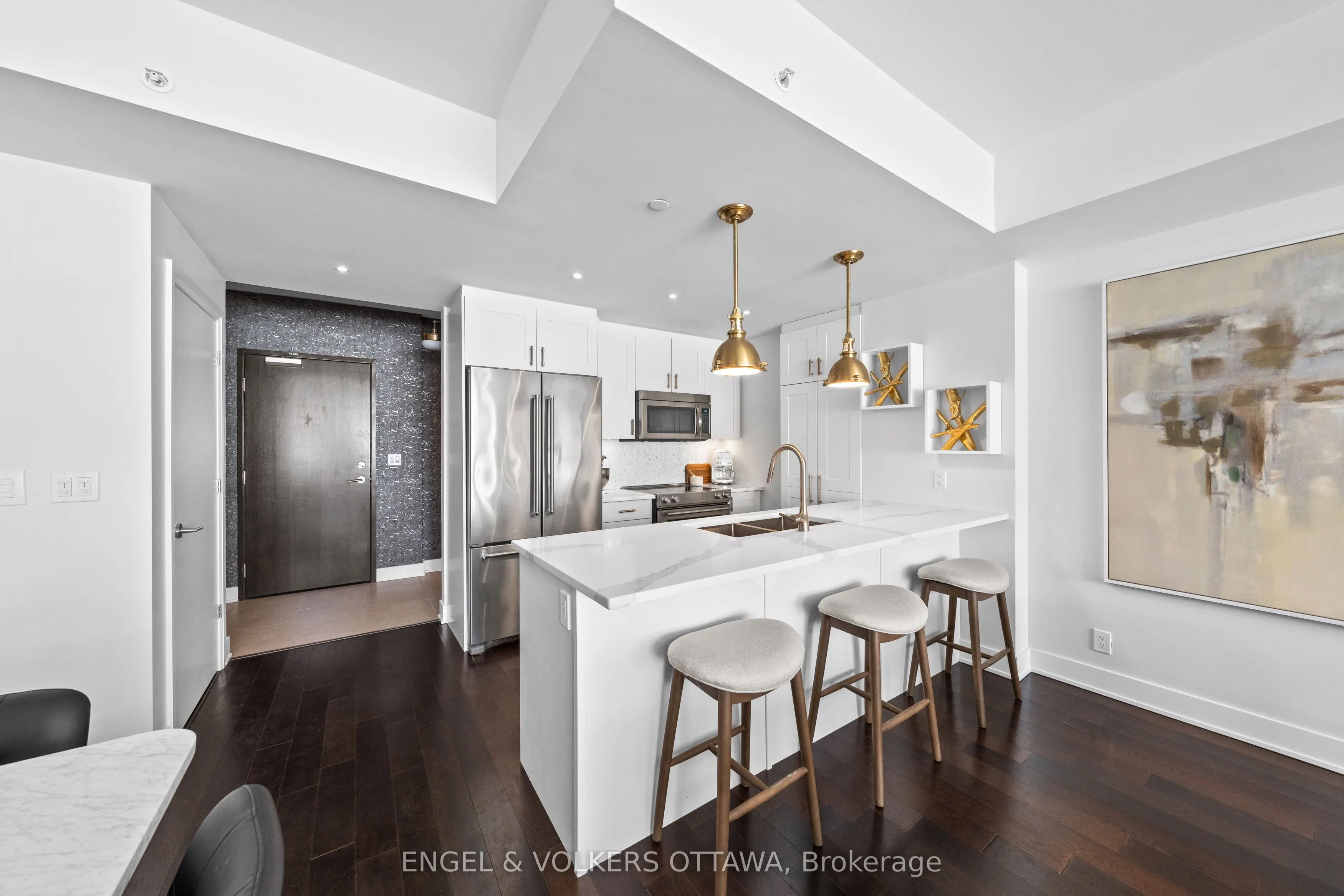 1035 Bank Street #110