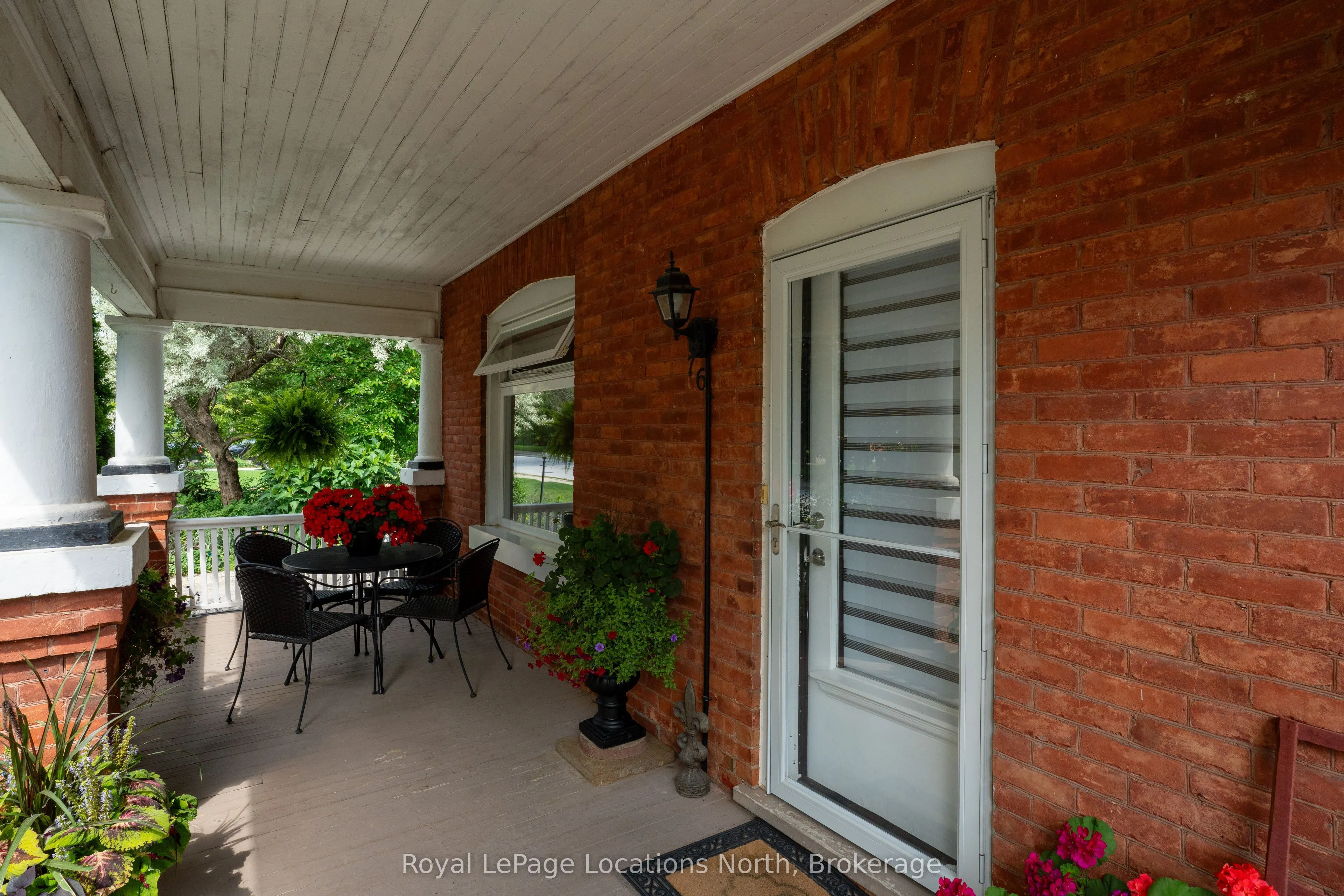 76 Trowbridge Street W